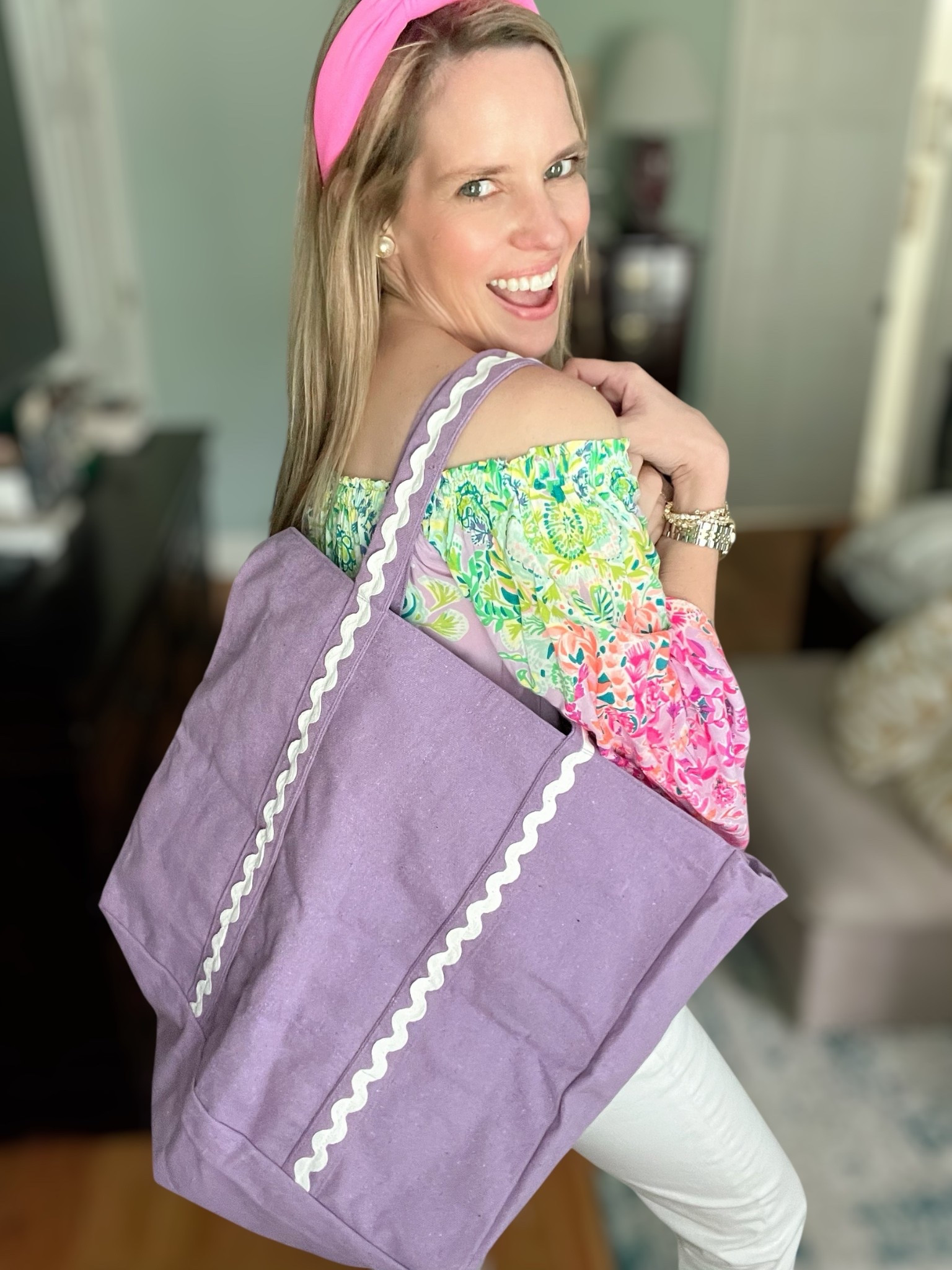 The Cutest Lavender Tote for Spring & Summer!
I’m obsessed with this lavender Folkulture tote bag from Amazon! The rickrack trim adds the sweetest touch, and the oversized design makes it perfect for beach days, travel, errands, or even as a stylish diaper bag. Made from 100% recycled cotton, it’s durable, soft, and easy to wash.

It features multiple interior and exterior pockets, including a water bottle holder and a zipper compartment for valuables—so practical and cute! The 18” x 15” size gives you plenty of space without feeling bulky.

Tote Details:
• 100% recycled cotton
• Spacious 18” x 15” design
• Zipper & interior pockets for organization
• Soft, washable, and eco-friendly
• Available on Amazon – under $40!

#AmazonFinds #ToteBag #TravelBag #EcoFriendlyStyle #LTKBag #BeachBag #SpringStyle #LTKUnder50 #LavenderAesthetic #EverydayTote #AmazonFashion #MomBag #WeekenderBag


#LTKTravel #LTKFindsUnder50 #LTKItBag