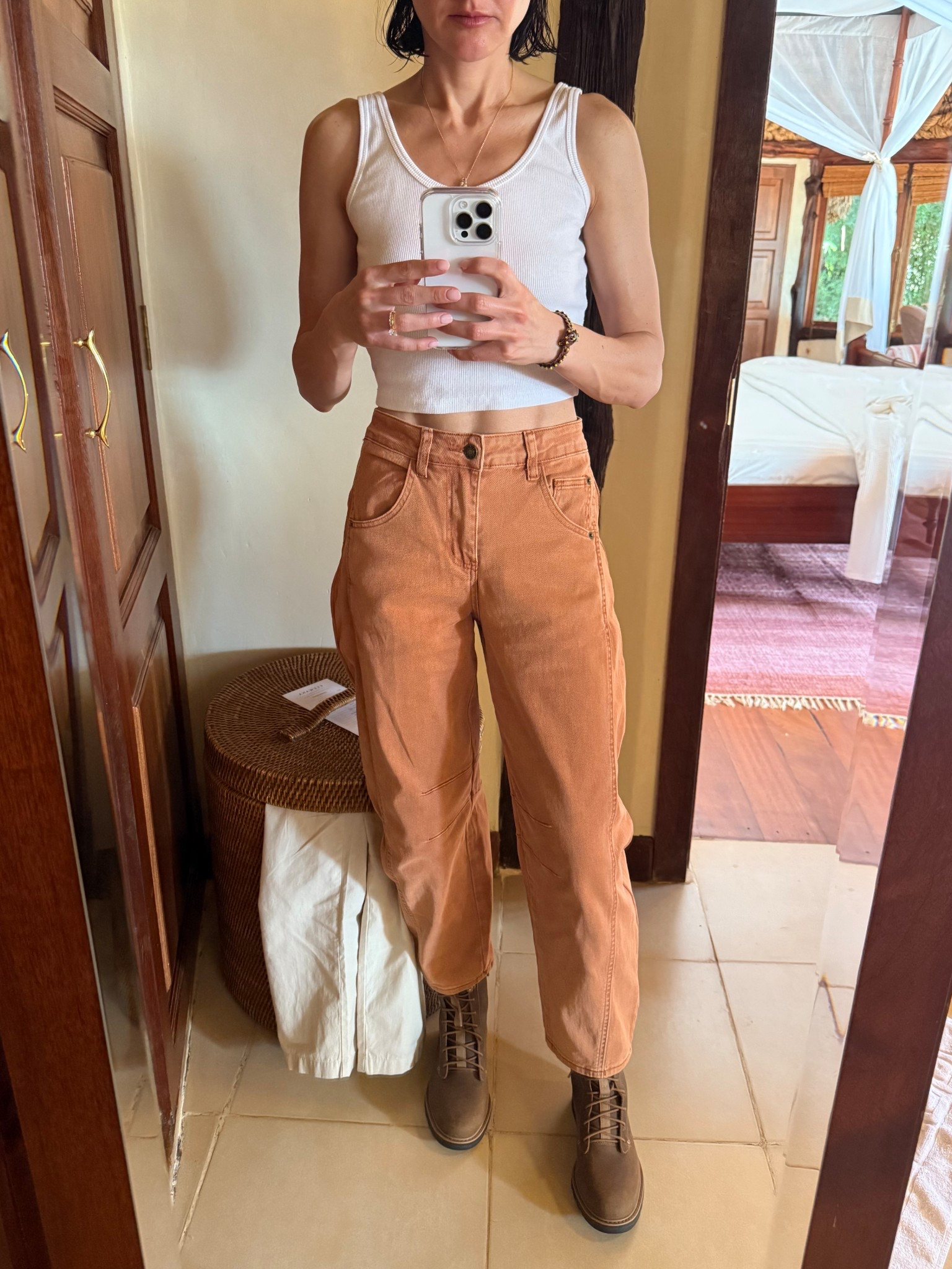 Barrel jeans for tonight’s game drive

Wearing size xs

#kenyasafari #safarioutfits #barreljeans #safarioutfitinspo #whattowearonsafari

#LTKPetite #LTKTravel #LTKFindsUnder100