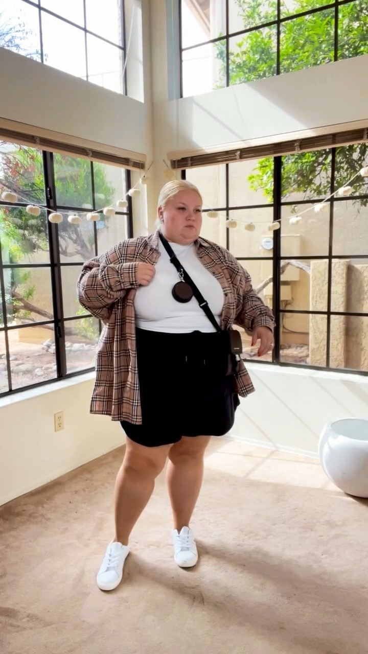 Curvy casual plus size airport outfit

Phone sling crossbody 
Burberry style
Designer style
High waist shorts


#LTKtravel #LTKcurves #LTKstyletip