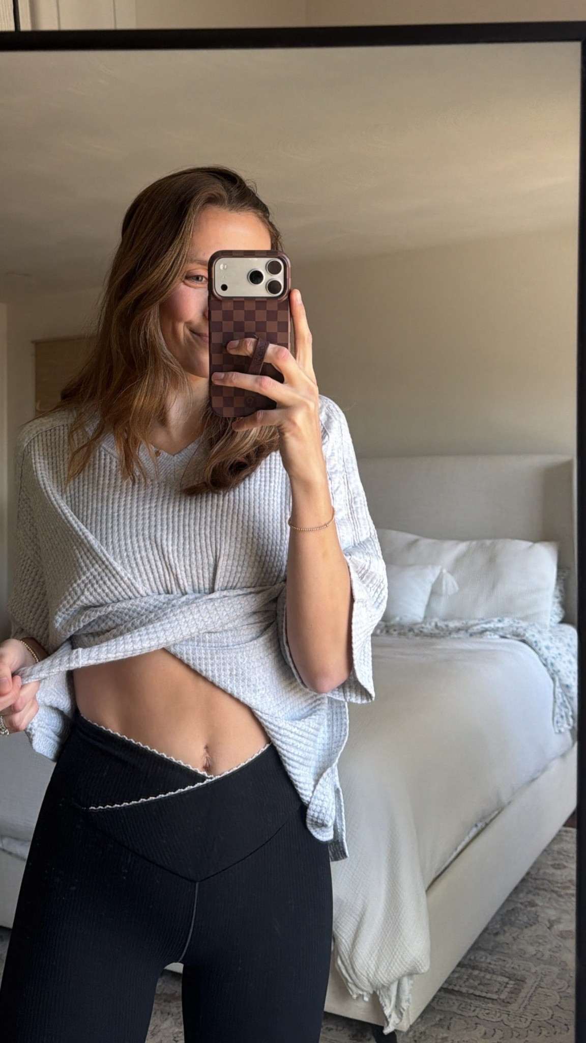 Cross over aerie leggings!🤍 

#LTKmomlife #LTKgrwm #LTKSpringSale