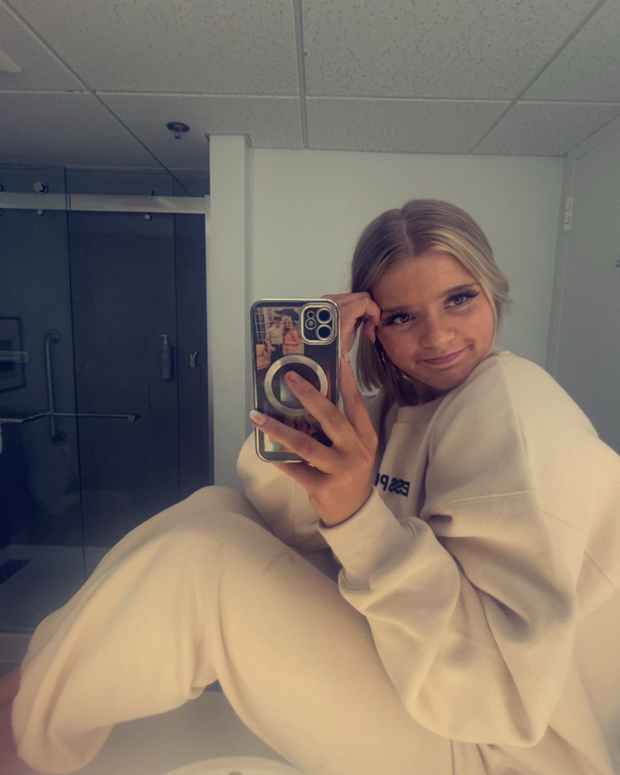 Cutest sweat suit ever use code natosha20 for discount and it’s on sale right now 50 percent off

#LTKtravel #LTKU #LTKfindsunder100