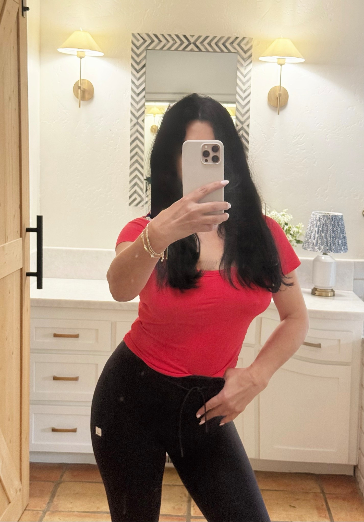 Cute workout outfit!❤️

I love these  black @Vuori US leggings. These workout pants fit so well and stay put while I work out. I paired them with a red workout top for a stylish look.

#loungewear #sweats #fitnesstop #marneystidbits #blackworkoutpants 

#LTKfitnessgoals #LTKootd #LTKgrwm