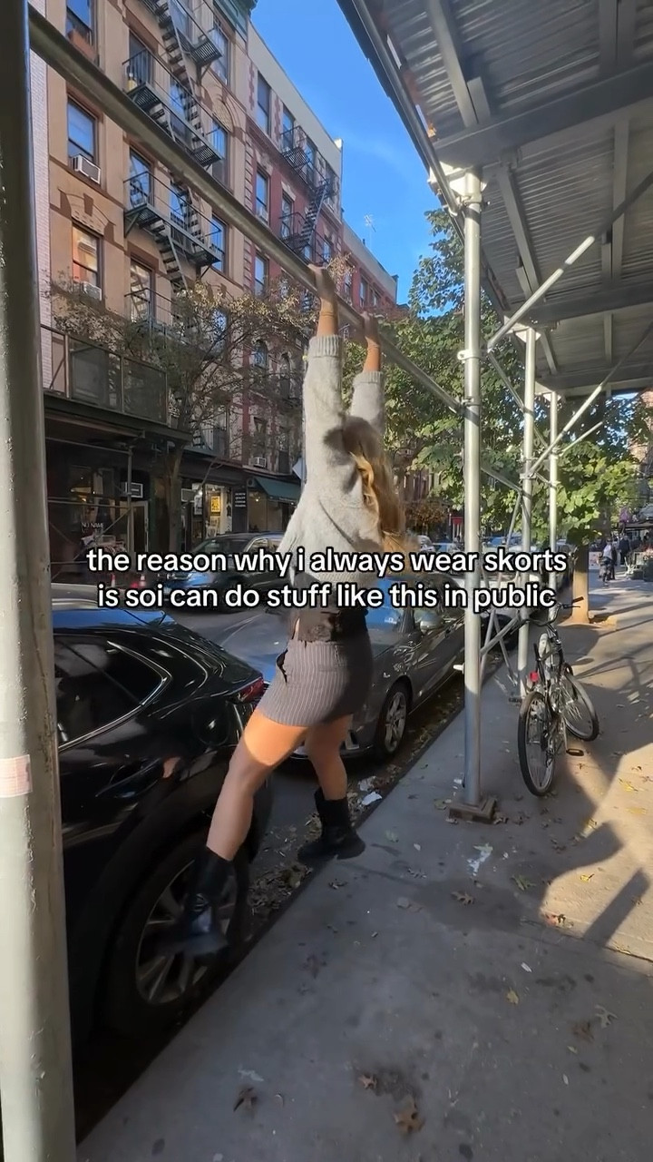 i love my new @americaneagle skort

#skort #fallfashion #fallfashiontrends #falloutfits #americaneagle #aeo #aeostyle #skorts