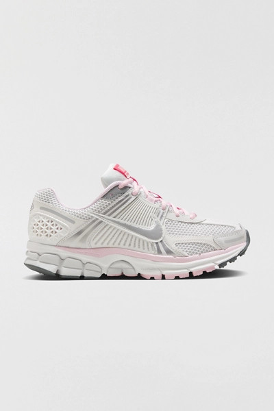 Nike Women's Zoom Vomero 5 Sneaker | Urban Outfitters (US and RoW)