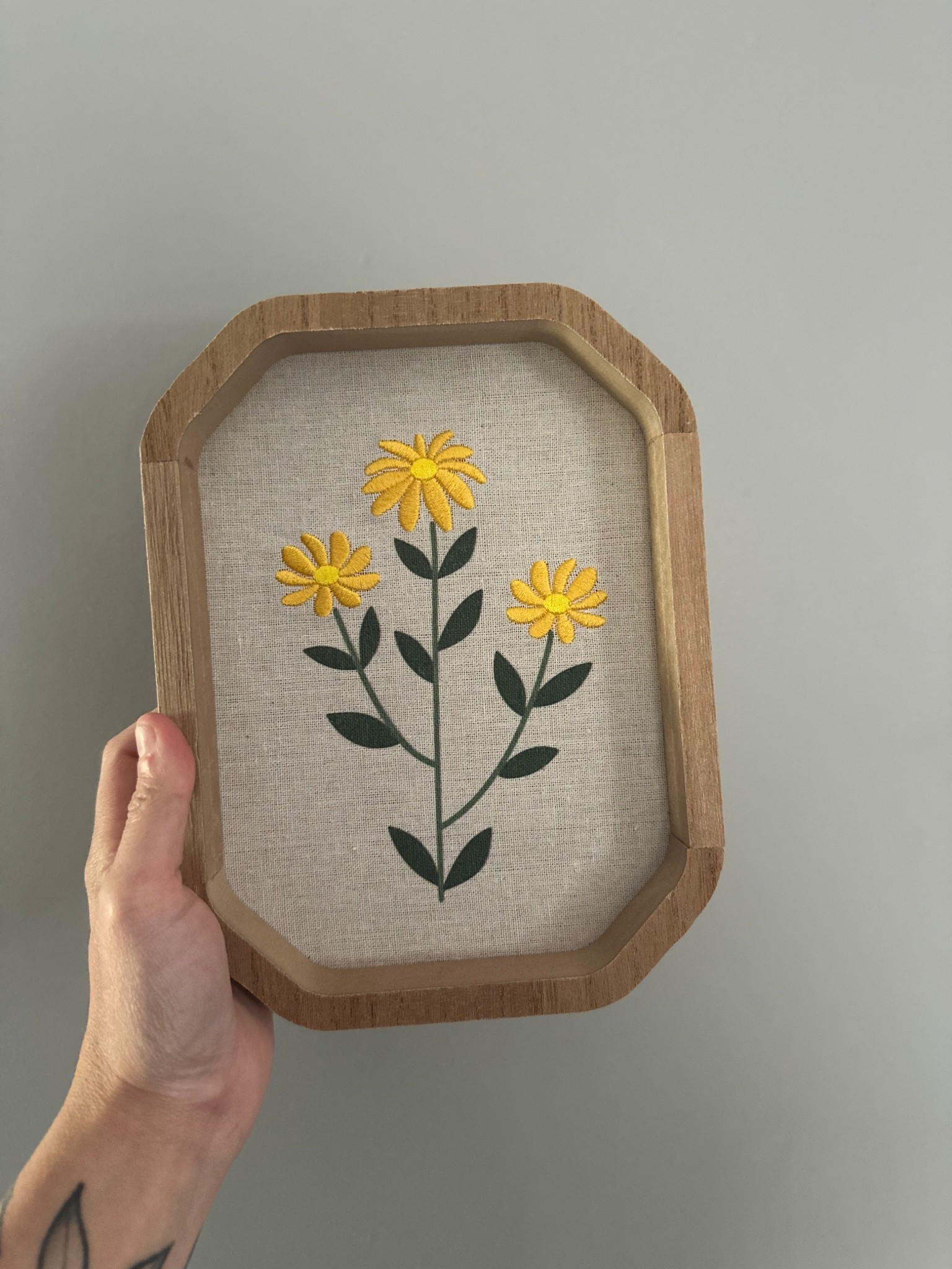 Simple floral wall decor that adds the prettiest neutral touch 🌼

Loving how this minimalist botanical piece warms up a space without feeling cluttered. Perfect for cozy corners, bedrooms, or a subtle gallery wall moment 🤍

Such an easy way to bring in a soft, nature-inspired vibe

#LTKHome #LTKSeasonal #LTKSaleAlert