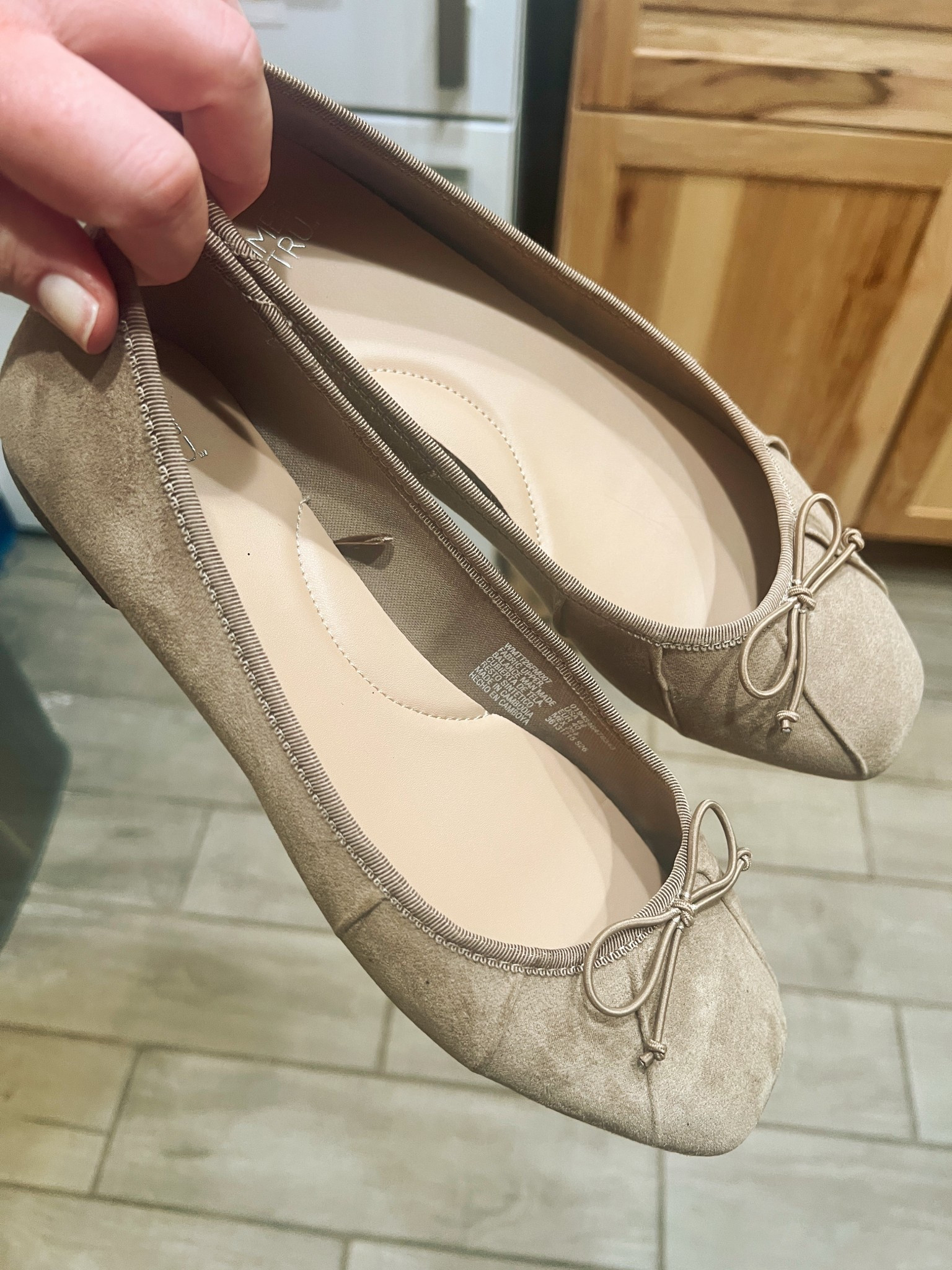 Love these comfy work flats. Super affordable and matches with everything. Faux suede flats. Affordable shoes. Busy mom outfit. Working moms. 

#LTKU #LTKmomlife #LTKootd