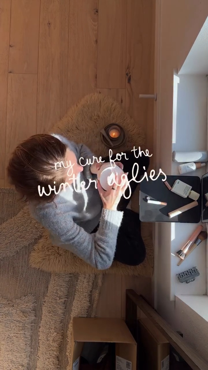 glowy winter makeup routine ❄️ your confidence boost when the winter uglies start creeping in

exfoliate: @ysebeauty 
hydrate: @rhode 
spf coverage: @iliabeauty 
conceal: @merit 
bronze: @vacationinc 
blush: @milkmakeup 
eyes: Ilia Beauty
seal: @tartecosmetics 

#winteruglies #wintermakeuproutine #wintermakeup #glowymakeup #naturalmakeup