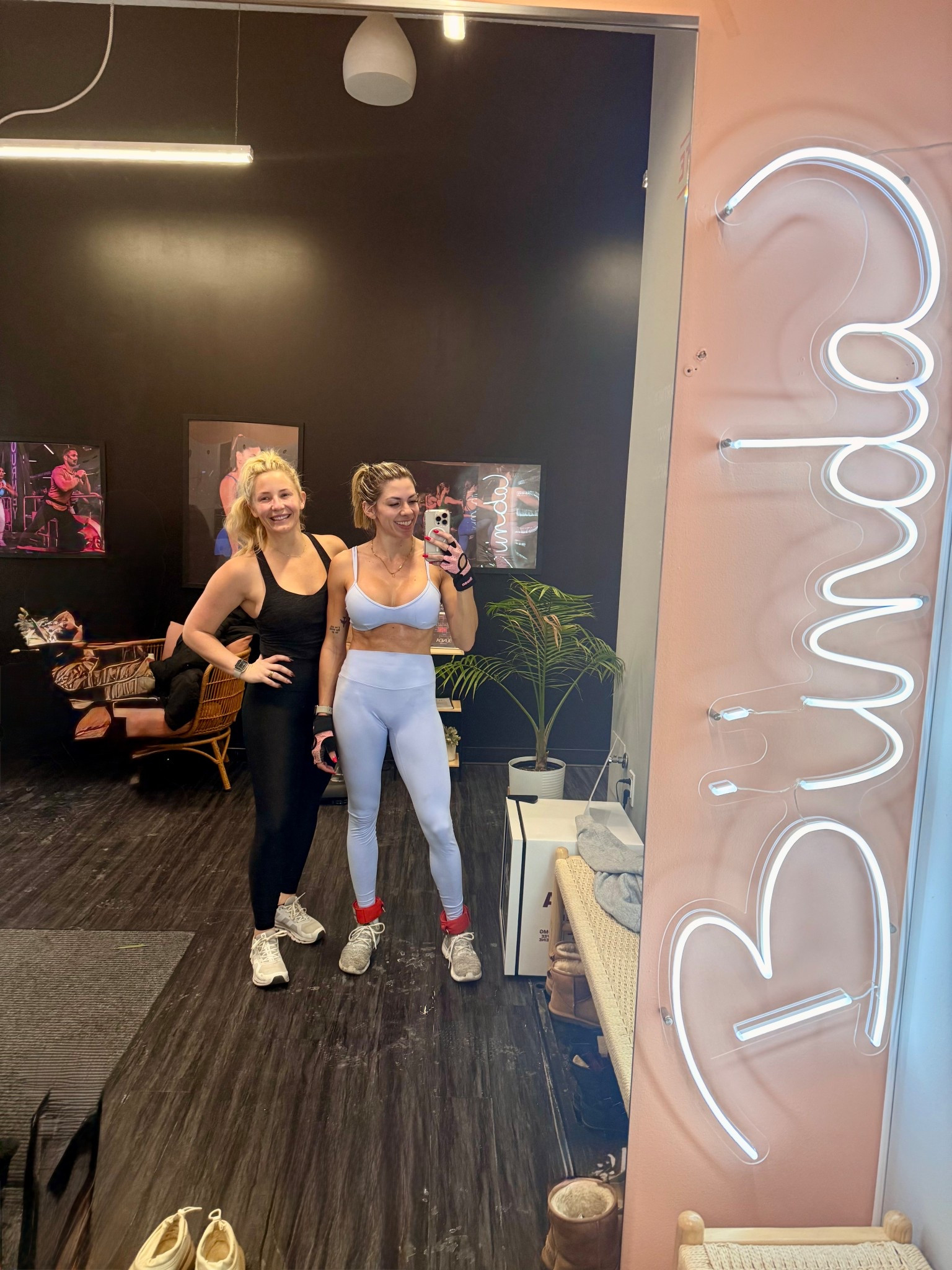 The snowy cold didn’t stop us from getting our Bünda workout in bright and early this morning! 💪🏼 Get this cute light purple set from Fabletics on sale now!

#LTKfitnessgoals #LTKmorningroutine #LTKActive