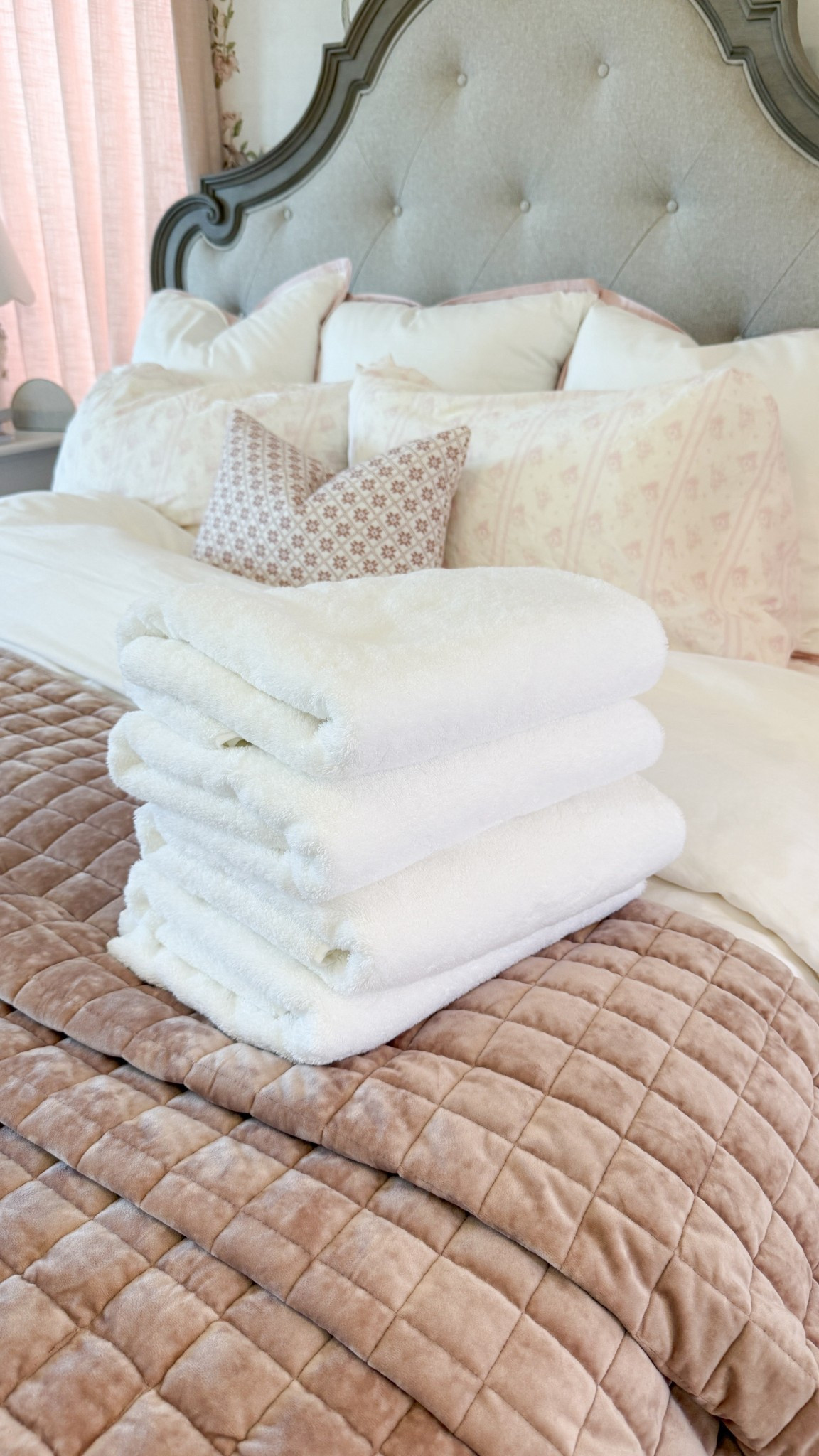 Cozy and fresh towels for the new year from @cariloha!🤍🧺 #ad #cariloha code LACELASHES35

#LTKHome #LTKmorningroutine #LTKselfcare