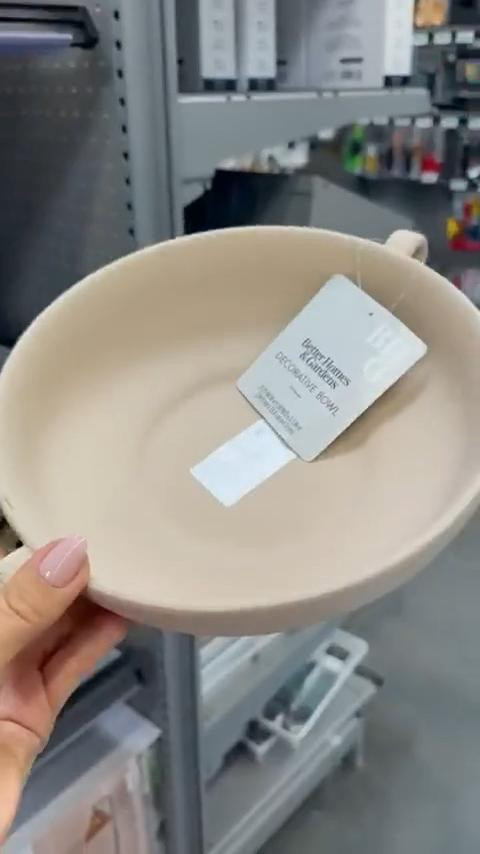 I’ve been using this ceramic decorative bowl and love how the simple shape and soft tone make it easy to style on a coffee table or shelf.

Sharing this one here if you’re looking for a clean, everyday decor piece that works in any room.
@Walmart 

 

#LTKSaleAlert #LTKU #LTKHome