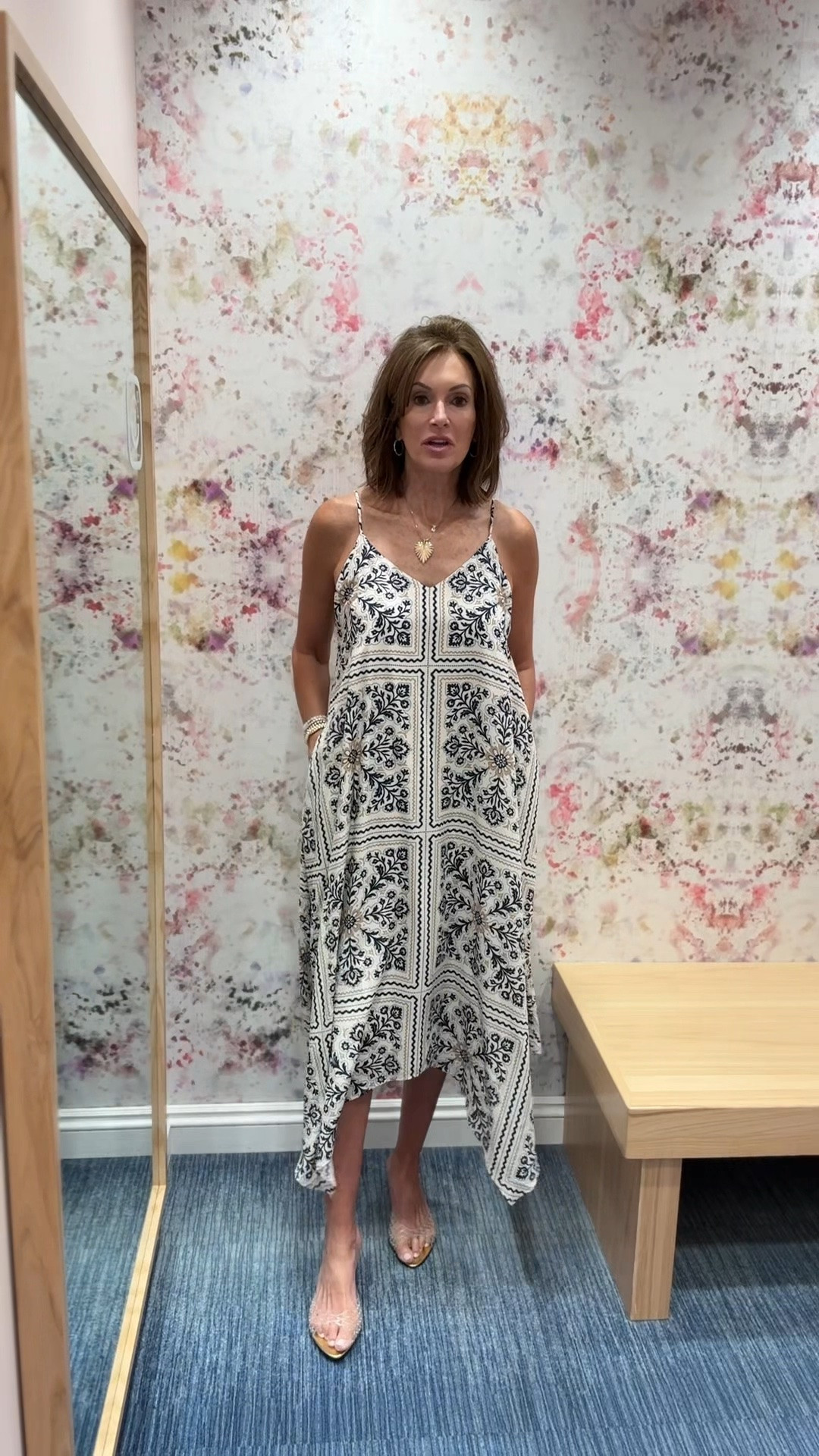 Handkerchief hem dress - large 


Wedding guest
Summer dresses
Destination wedding 
Beach vacay

#LTKWedding #LTKMidsize #LTKTravel