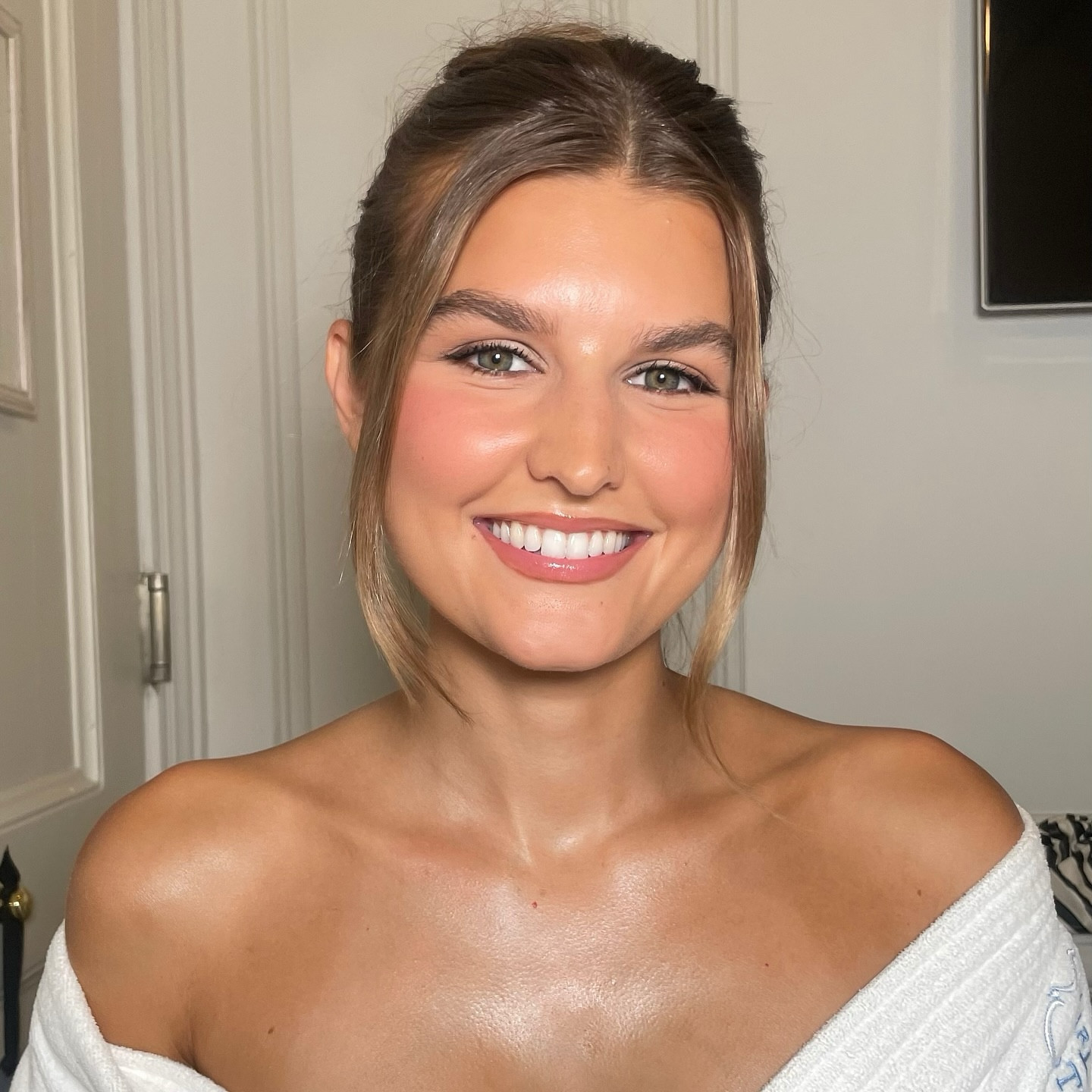 cutie @styledsara 

#ltknyfw 

#LTKBeauty