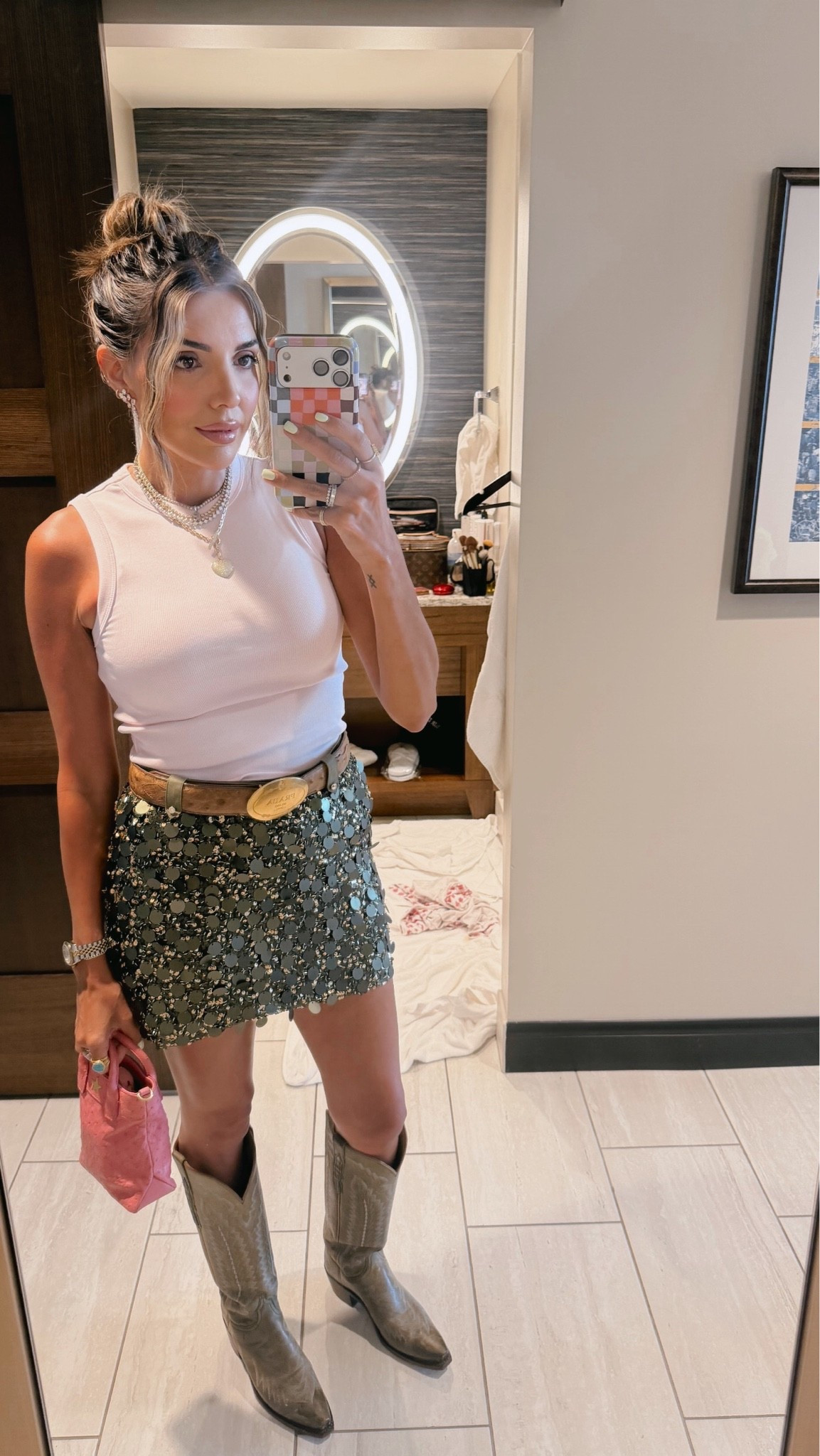 cannot get over this outfit I wore to Zach top!! It was sooo perfect and fun! extremely affordable too!

skirt: XS
top: medium


country concert

#LTKootd