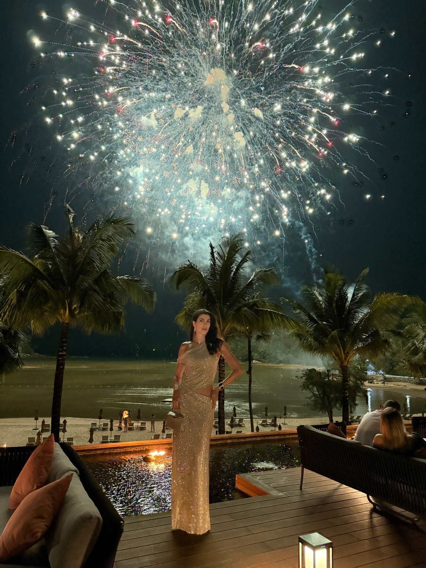 2026 — if a sparkling dress is involved, count me in!

Same me, same sparkles ✨ 
Hope you all had an amazing start to the new year ☺️
Feeling so grateful for YOU 🫶🏼 — my online community.
I can’t wait to share more outfits, styles and travels, and I’m excited for everything 2026 has in store ✈️

Started my new year in Thailand — summer outfits & hotel recommendations loading!

PS: the 💄 was a cake 🙃

@anantaralayanphuket 

#2026 #newyear #goals #sparkling #sparklingdress #eveninggown #sparkling #fireworks #eveninggowns #redcarpetdress #summeroutfit #elegant #elegantdress