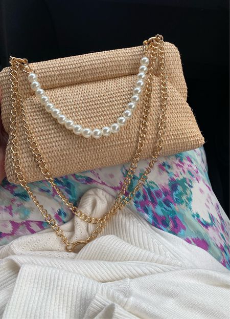 Spring purse
Handbag
wedding handbag
Church handbag
Brunch handbag
Pearl strap
Clutch
Handbag strap
Purse strap



#LTKwedding #LTKfindsunder50 #LTKitbag