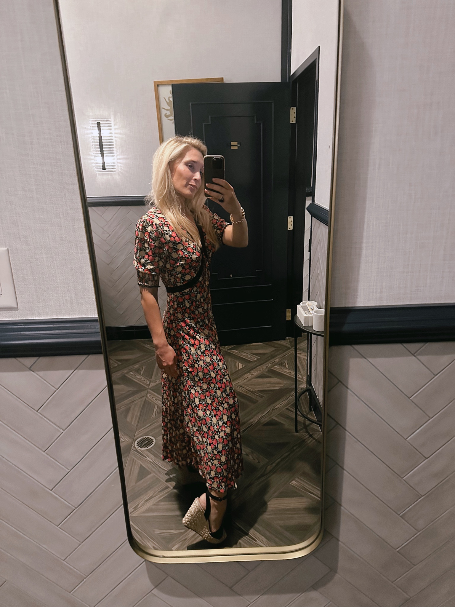 Date Night in #chs

#datenightlook #dresses #fallfashion