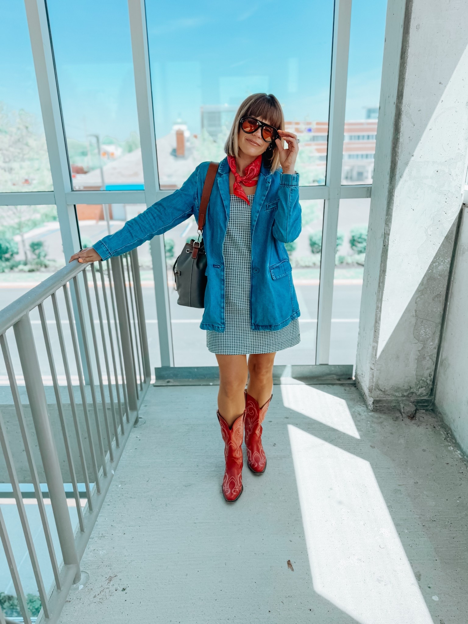 I can confirm if this dress gets washed and dried it won’t shrink despite thinking that it would!!! ❤️🤍💙

Dress/ xs tts in most target dresses 
Blazer/ (linked a similar jacket on of my favs) sized down 
Boots/ 8 tts 

Target 
Target style
Target fashion 
4th of July 
Fourth of July 
Gingham 
Denim 
Bandana 

#LTKStyleTip #LTKFindsUnder50 #LTKSaleAlert