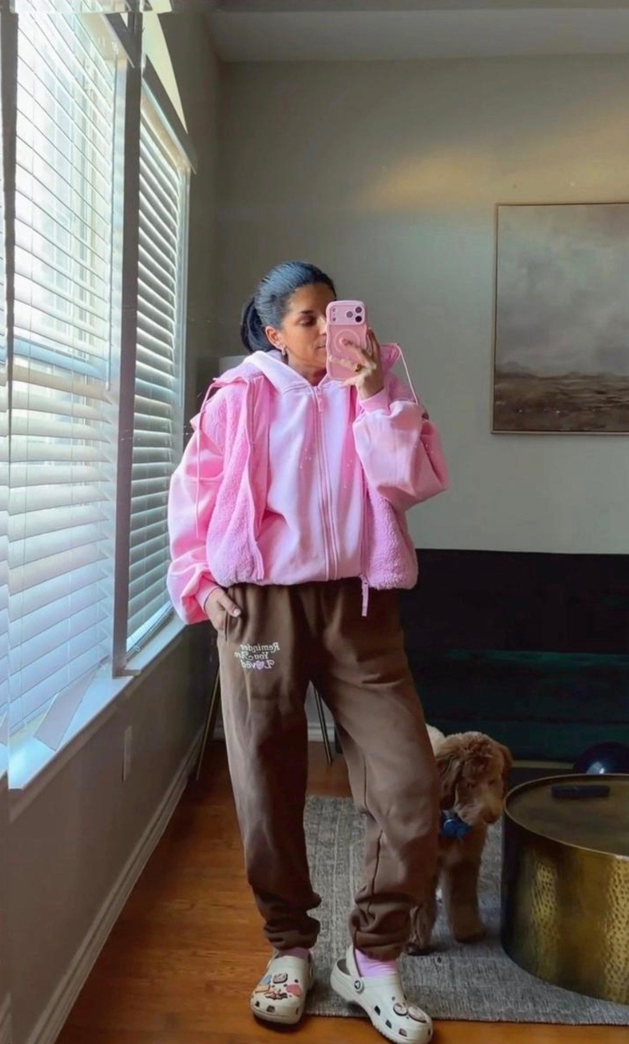 Cozy days call for oversized layers and all the pink! 💕 This soft pink hoodie, fuzzy vest, and relaxed brown sweatpants are the ultimate comfy combo. Finished with cute Crocs for the perfect laid-back look!


#CozyOutfit #PinkHoodie #BrownSweatpants #ComfyStyle #CrocsStyle #Loungewear #CasualOutfit #CozySeason