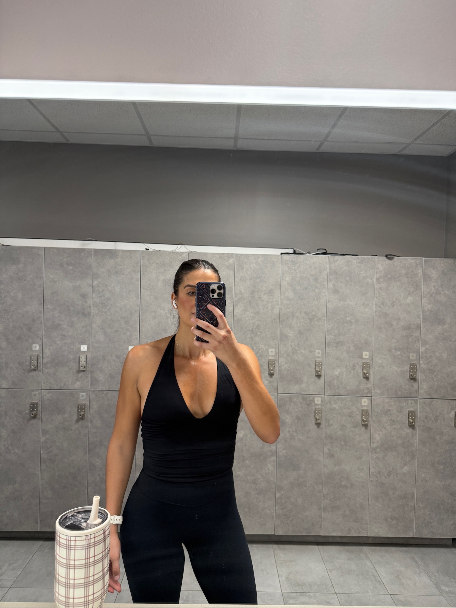 Obsessed with this halter tank from CSB!!

csb, csb leggings, csb top, halter top, halter tank, hydrojug, plaid hydrojug, Gracewhitefit, Grace White 

 

#LTKootd #LTKfitnessgoals #LTKFindsUnder100