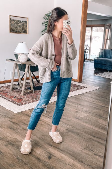 Free People tank, small
Amazon fashion cardigan, small
Levi jeans, 26
Slippers

Amazon finds 
Spring outfits 
The Drop
Levi’s 

#LTKstyletip #LTKFind #LTKunder50