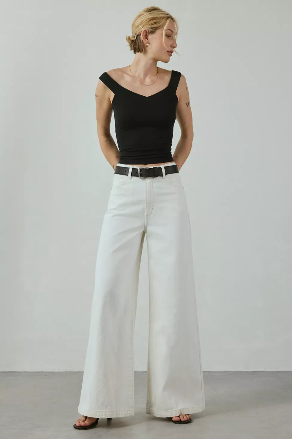 Abrand Coconut 94 Super Wide Leg Jean | Urban Outfitters (US and RoW)