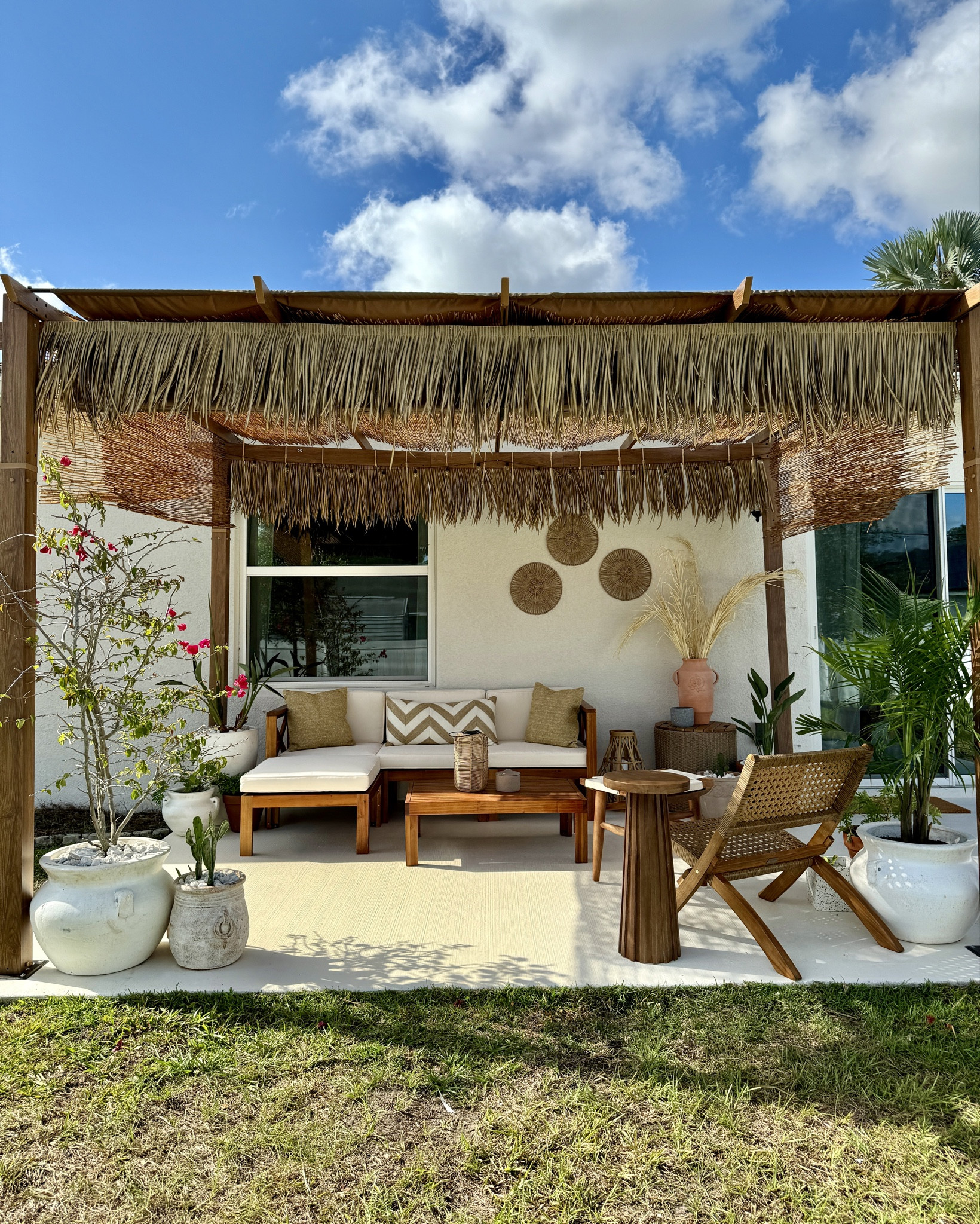 Patio makeover is complete 🥹 At least the living area 🤎 Here’s everything we used 🤩

#LTKFindsUnder100 #LTKStyleTip #LTKHome