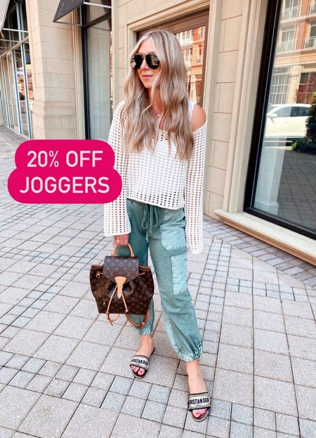 My favorite joggers are 20% off with code: LOREN20

Size small petite, size 4 for reference, 5’4" 

Joggers, cargo joggers, anthropologie 


#LTKSummerSales #LTKFindsUnder100 #LTKStyleTip
