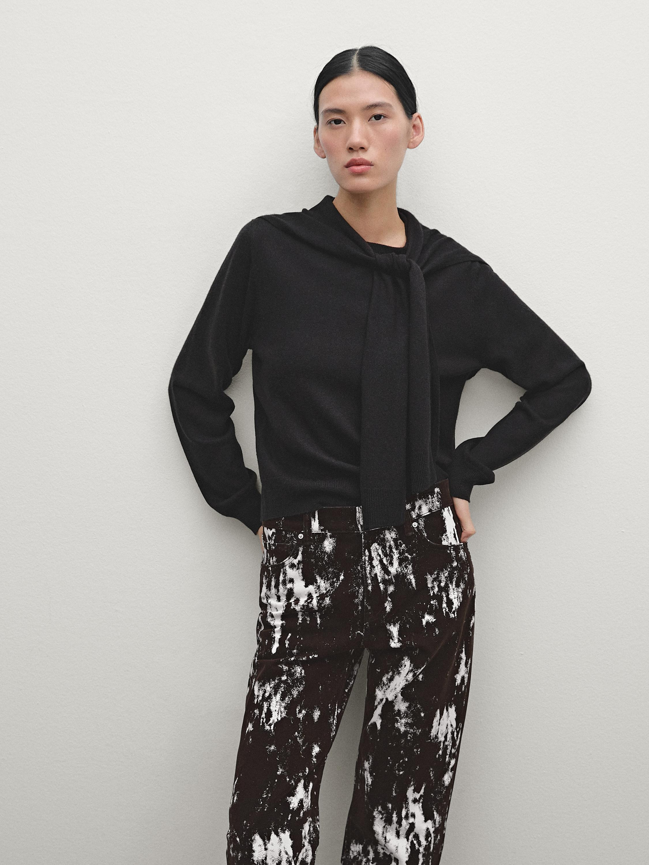 Straight-Fit-Jeans mit halbhohem Mid-Rise-Bund und Flockdruck | Massimo Dutti DE