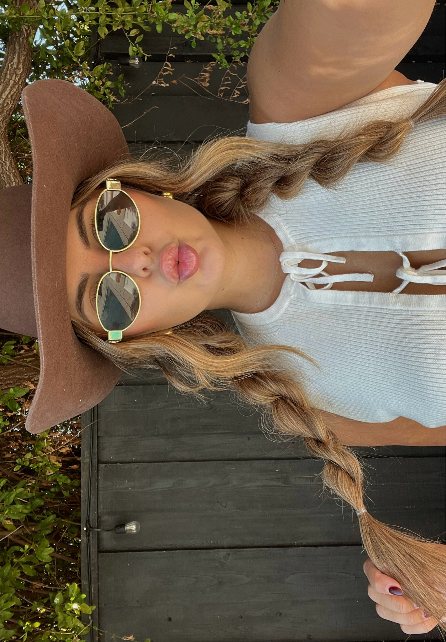 I have a code for the hat 🫶🏼 BREANNA15 + the white top is showing buttons but clip on it & it will bring you to the tie top xx

#LTKBeauty #LTKStyleTip