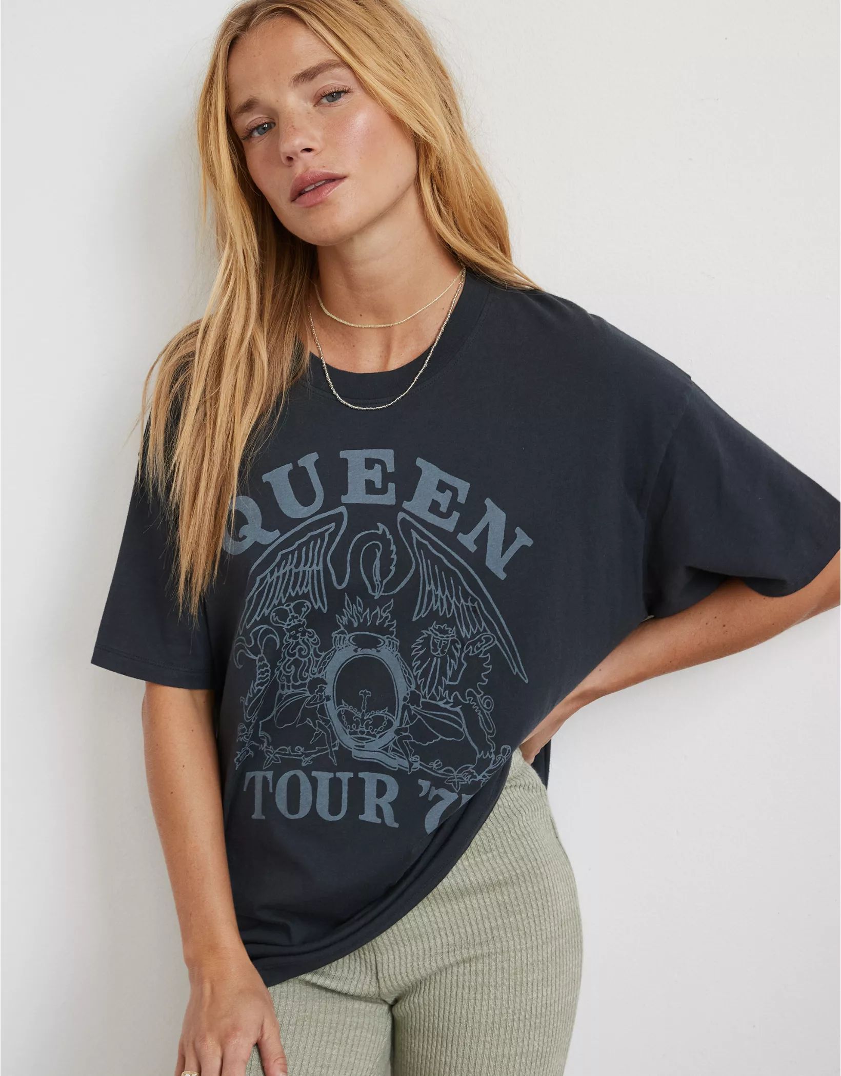 AE Oversized Queen Graphic Tee | American Eagle Outfitters (US & CA)