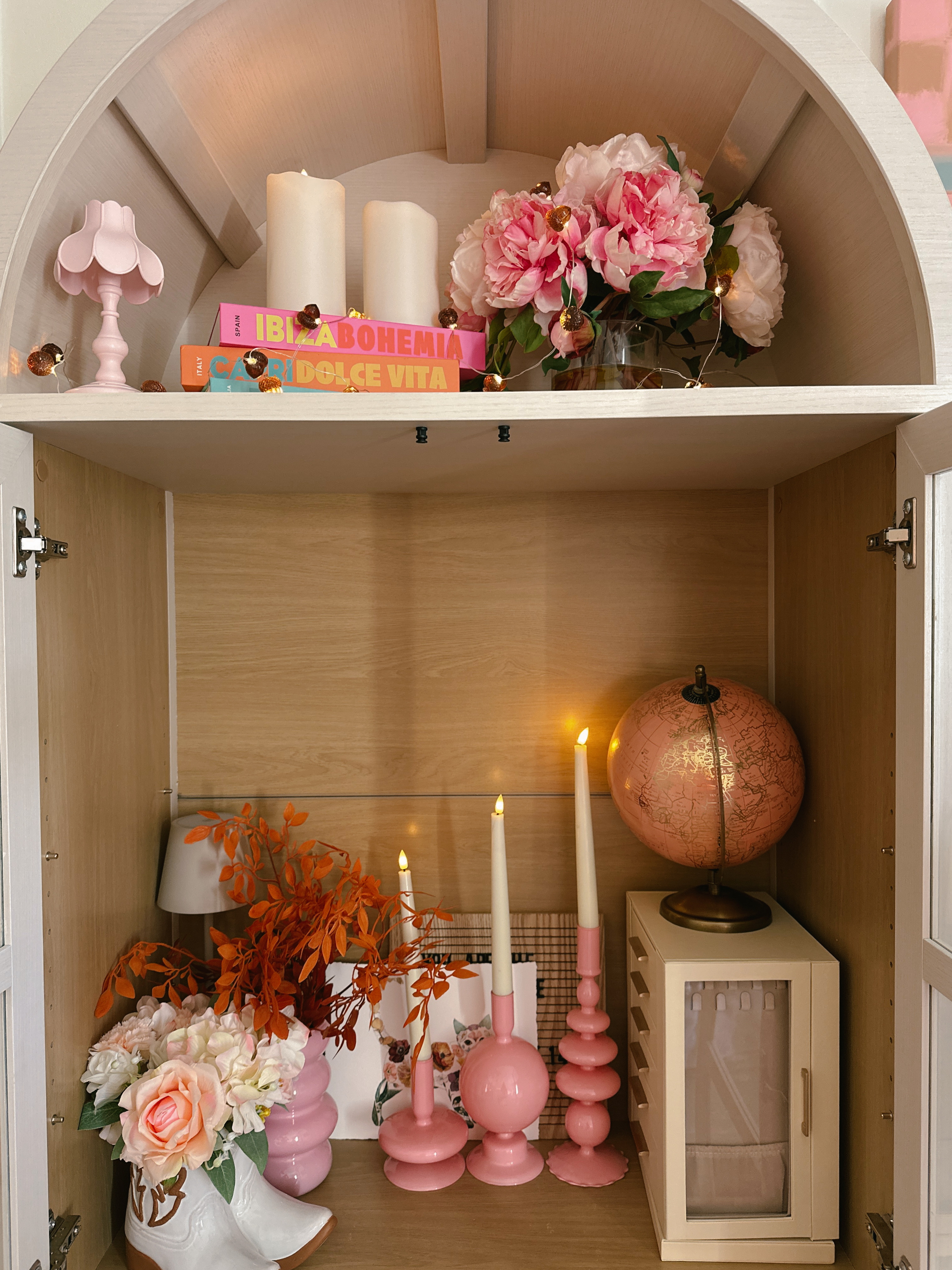 Add Sweet Fall Touches to Your Shelf Styling
Transform your shelves into a cozy autumn vibe with simple seasonal accents — think warm tones, mini pumpkins, and those soft faux leaves that bring the perfect pop of fall.

It’s the easiest way to make your space feel ready for sweater weather and all things cozy!


#FallDecor #ShelfStyling #CozyVibes #LTKHome #AutumnDecor

 

 #LTKSeasonal #LTKHome #LTKautumn