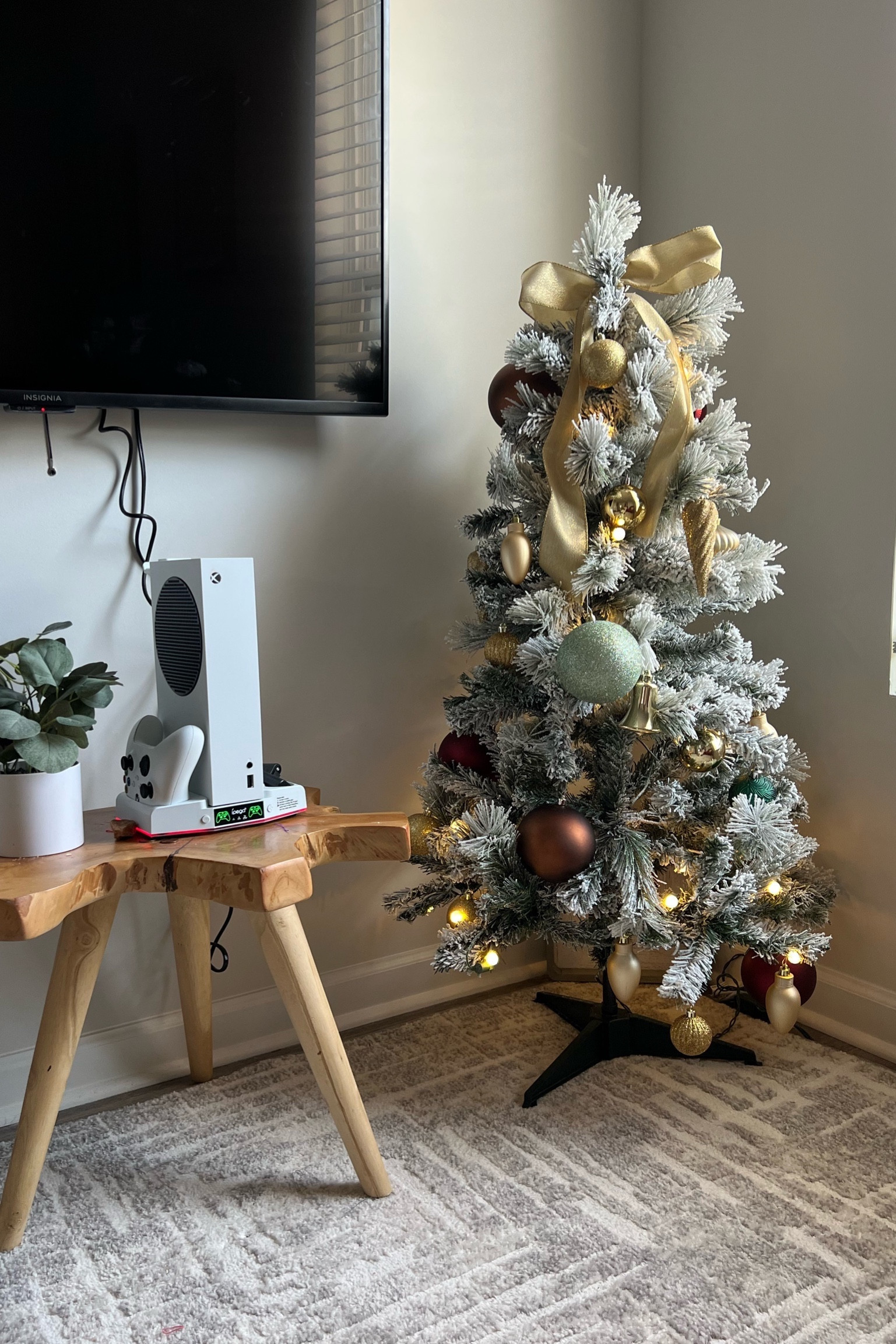 The cutest little pre lit flocked tree! Went from $129 to $39!

The 7.5 ft version is on sale for $99! 

#LTKsalealert #LTKSeasonal #LTKHoliday