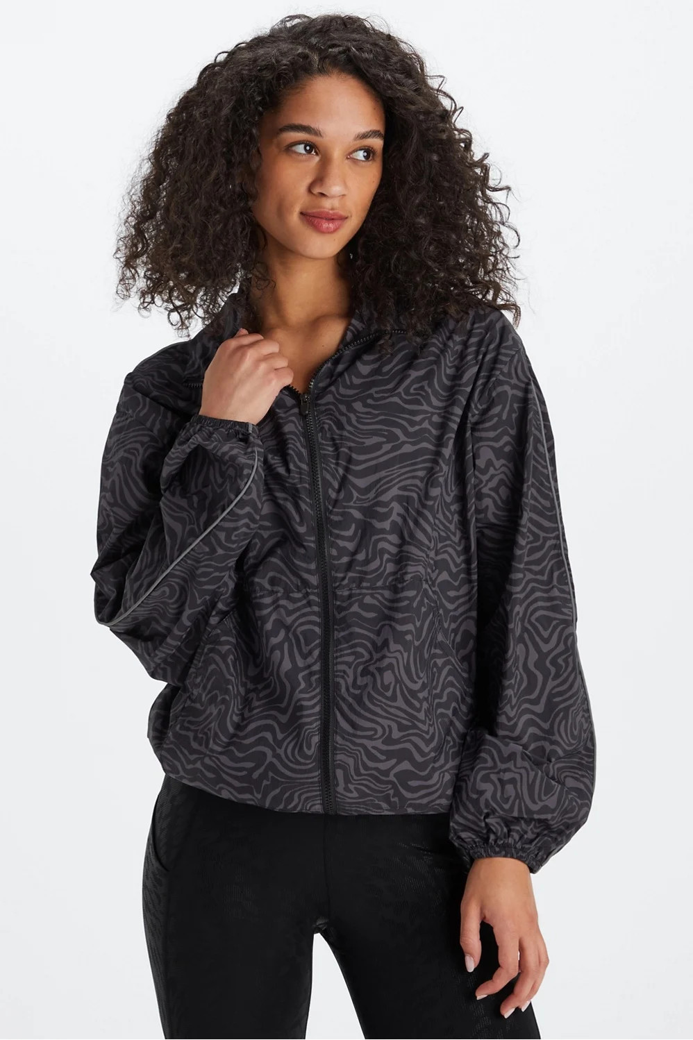Oversized Flyweight Windbreaker | Fabletics - North America