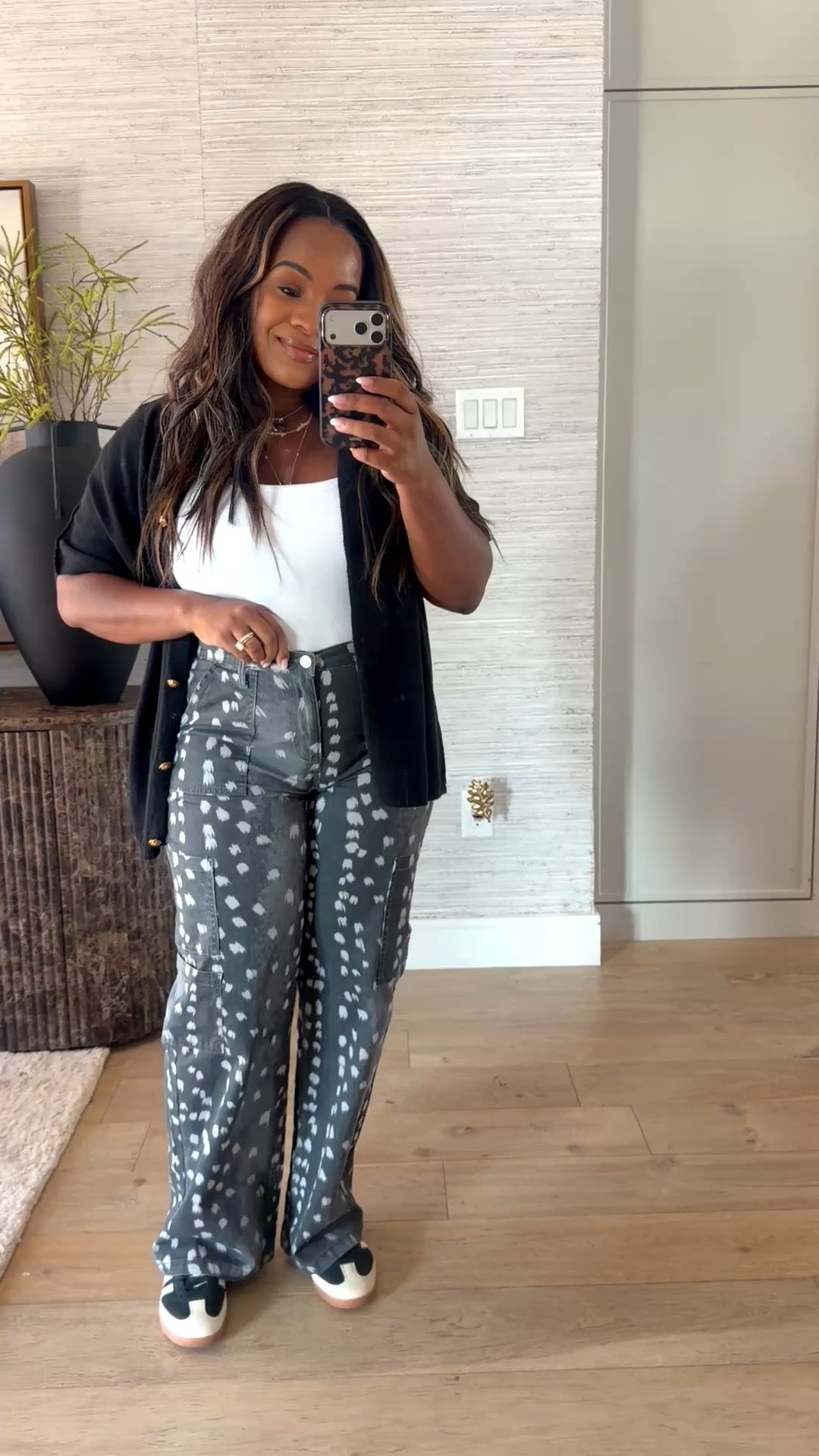 The viral $17 cargo pants dropped this new print! 🤩

#LTKMidsize #LTKSeasonal