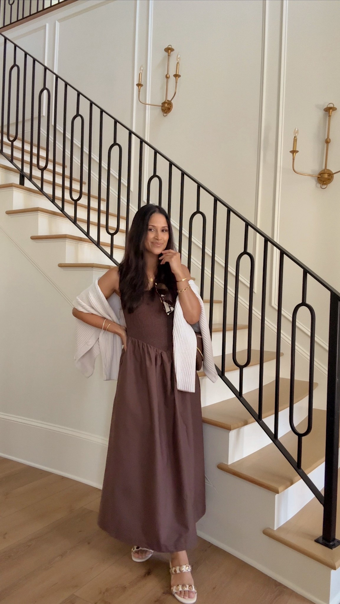 This is one my favorite smocked midi dresses from @Abercrombie because it comes in a petite length too & a bunch of different colors. Wearing size petite small here!

#mididress #petite #springoutfits #chocolatebrownoutfits #summeroutfits

#LTKSeasonal #LTKPetite