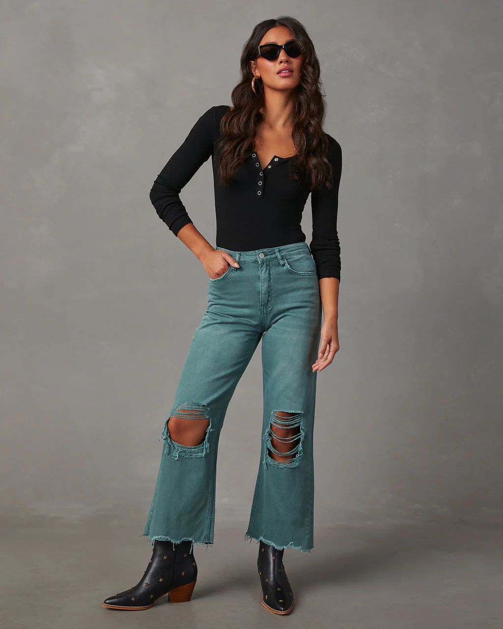 Eyes On Me Distressed High Rise 90s Jeans | VICI Collection
