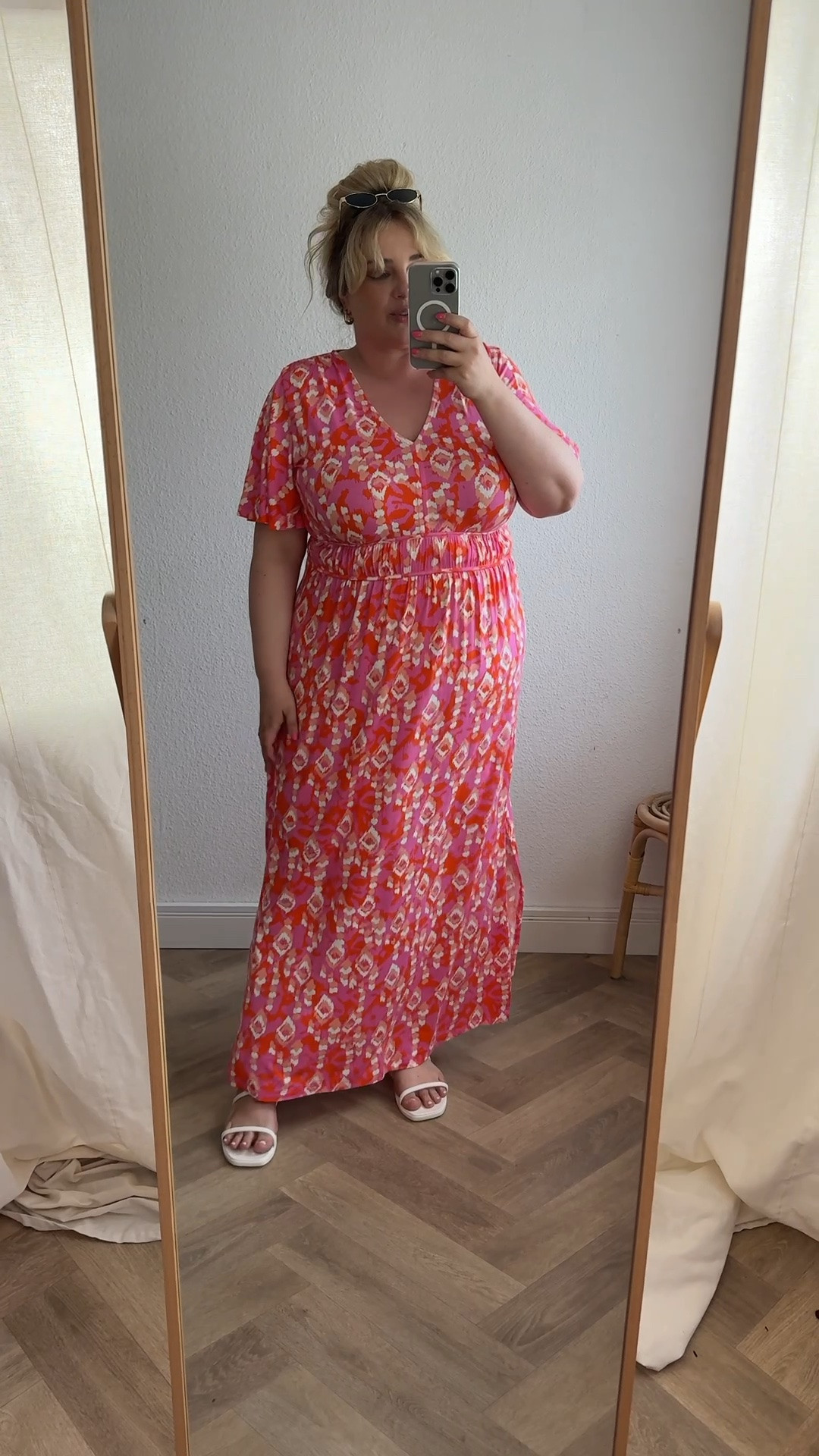 Outfit of the day 🥰❤️

15 % sparen bei Bon Prix mit dem Code: bp15beauty
(Gültigkeit: 13.07. -einschl. 15.07.2026; 15% auf Alles; einmalig einlösbar pro Kundin; gilt in DE App & Webshop)

#plussizefashion #muster #kleid #curvy #summerdress

#LTKdeutschland #LTKkleider #LTKplussize