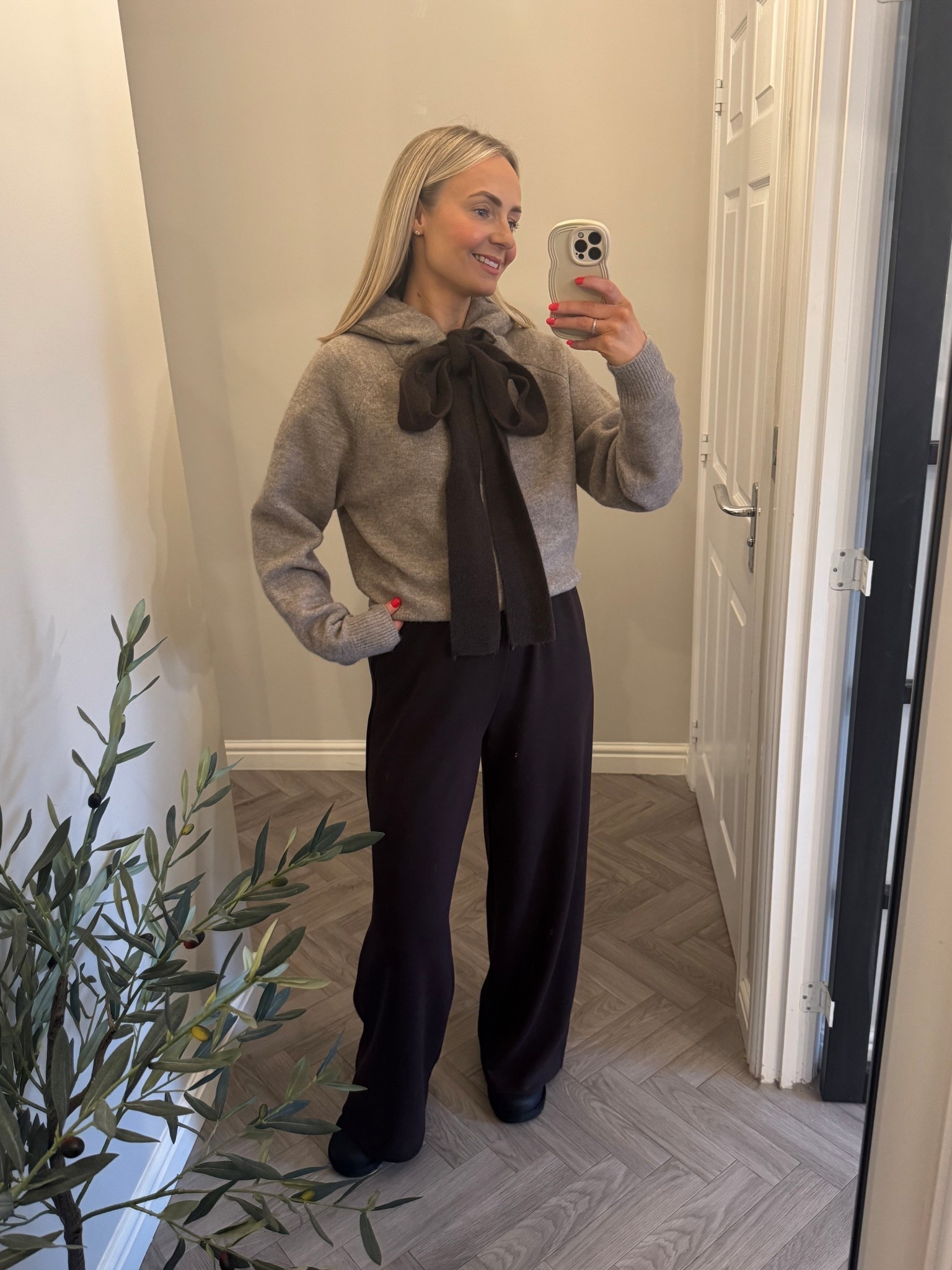 Airport outfit 🐻

Bow jumper Zara 

#LTKuk #LTKwinter #LTKtravel