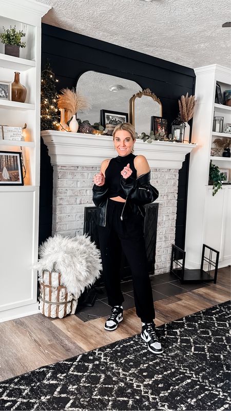 Back to the basics with @shopreddress! 🖤 They launched their basics collection today and the pieces are too good! Loved mixing and matching and styling these pieces ✨

Which look is your fave!? Linked everything in the LTK app! Xo 