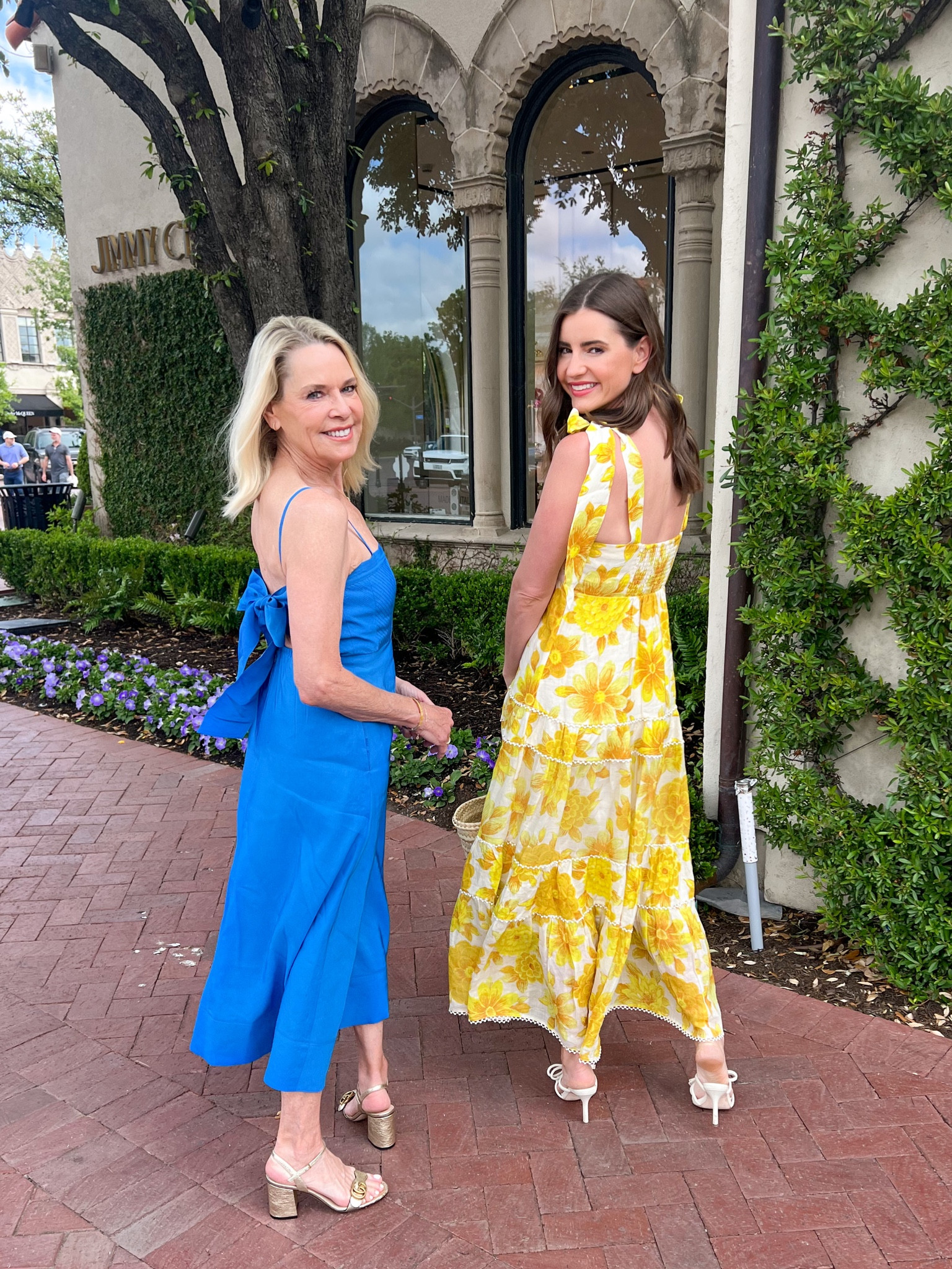 Mom🫶Mother’s Day is right around the corner! We love going to brunch on Mother’s Day and wearing a pretty spring dress to celebrate 🤍Our full looks are from @saks and swipe to see some Mother’s Day gift ideas! #sakspartner #saks 


#LTKfamily #LTKGiftGuide #LTKSeasonal
