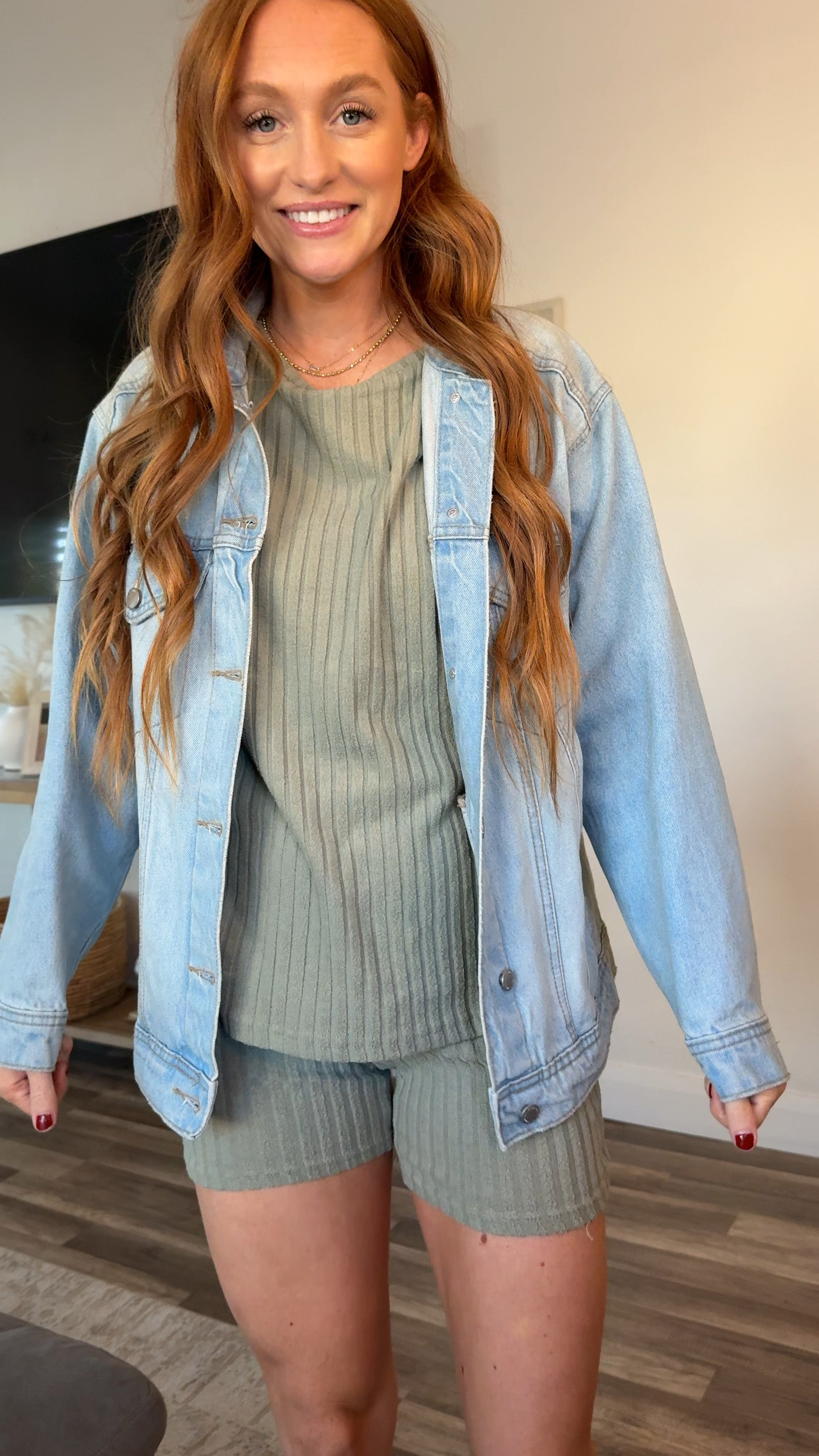 Casual mom fall outfit of the day 

#LTKStyleTip #LTKSeasonal #LTKFindsUnder100