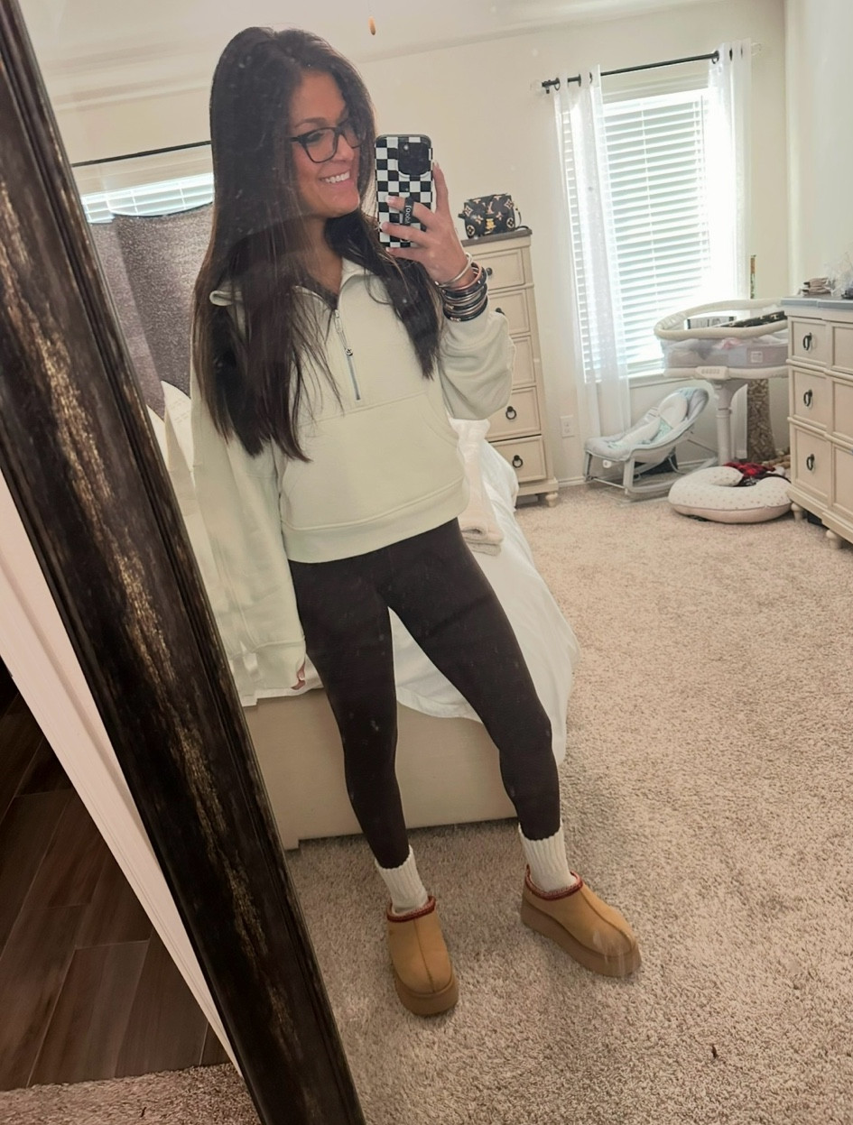 Go to mom outfit. 

#lululemon #busymom #momoutfit #athleisure

#LTKActive #LTKFitness