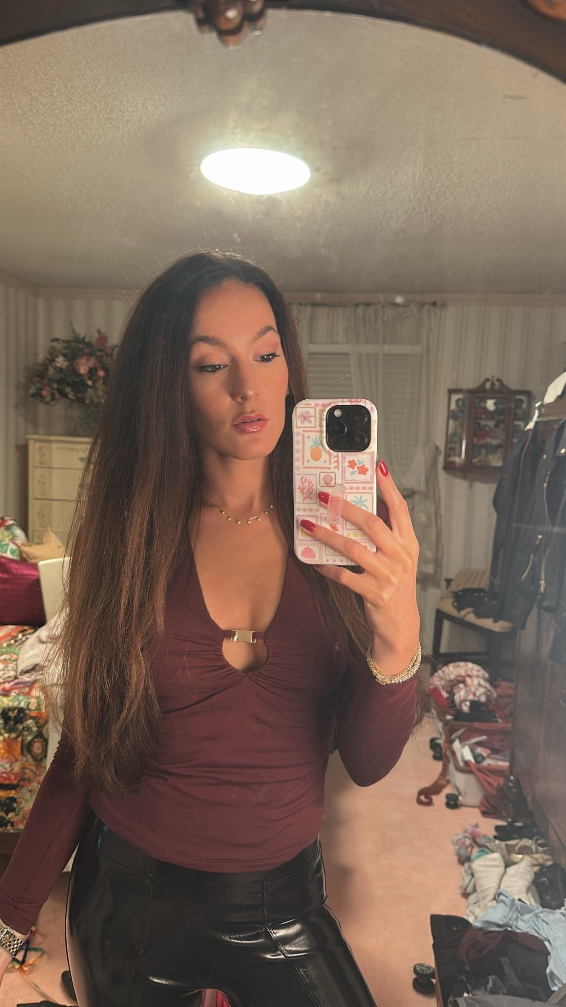 12/23/25 ootn
Abercrombie bra free long sleeve top fits TTS
Loopy case code carolinelawley for 10% off 📞 

Belated birthday dinner with Grandma Doris 🎂 

#LTKootd