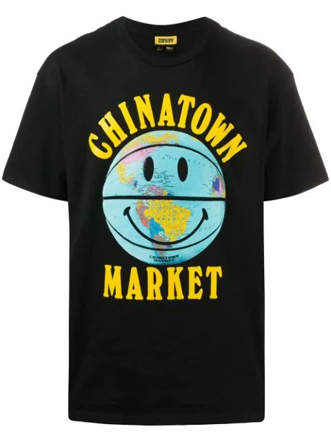Chinatown Market T-Shirt Mit Grafischem Print - Farfetch | Farfetch (DE)