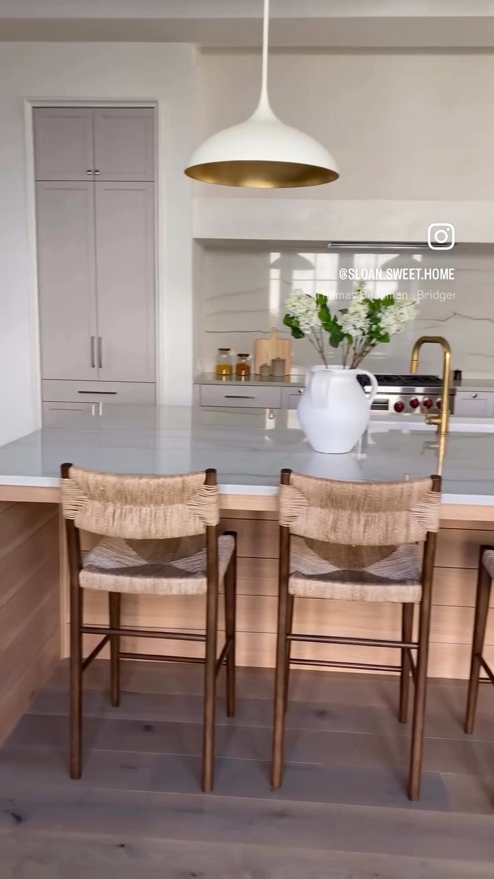 These kitchen counter stools from @serenaandlily are on sale 20-25% off!  

Follow my LTK @sloansweethome on the @shop.LTK app to view this post and get my exclusive app-only content!

#neutralkitchen 
#kitchenisland
#counterstools

#LTKSaleAlert #LTKHome #LTKSpringSale