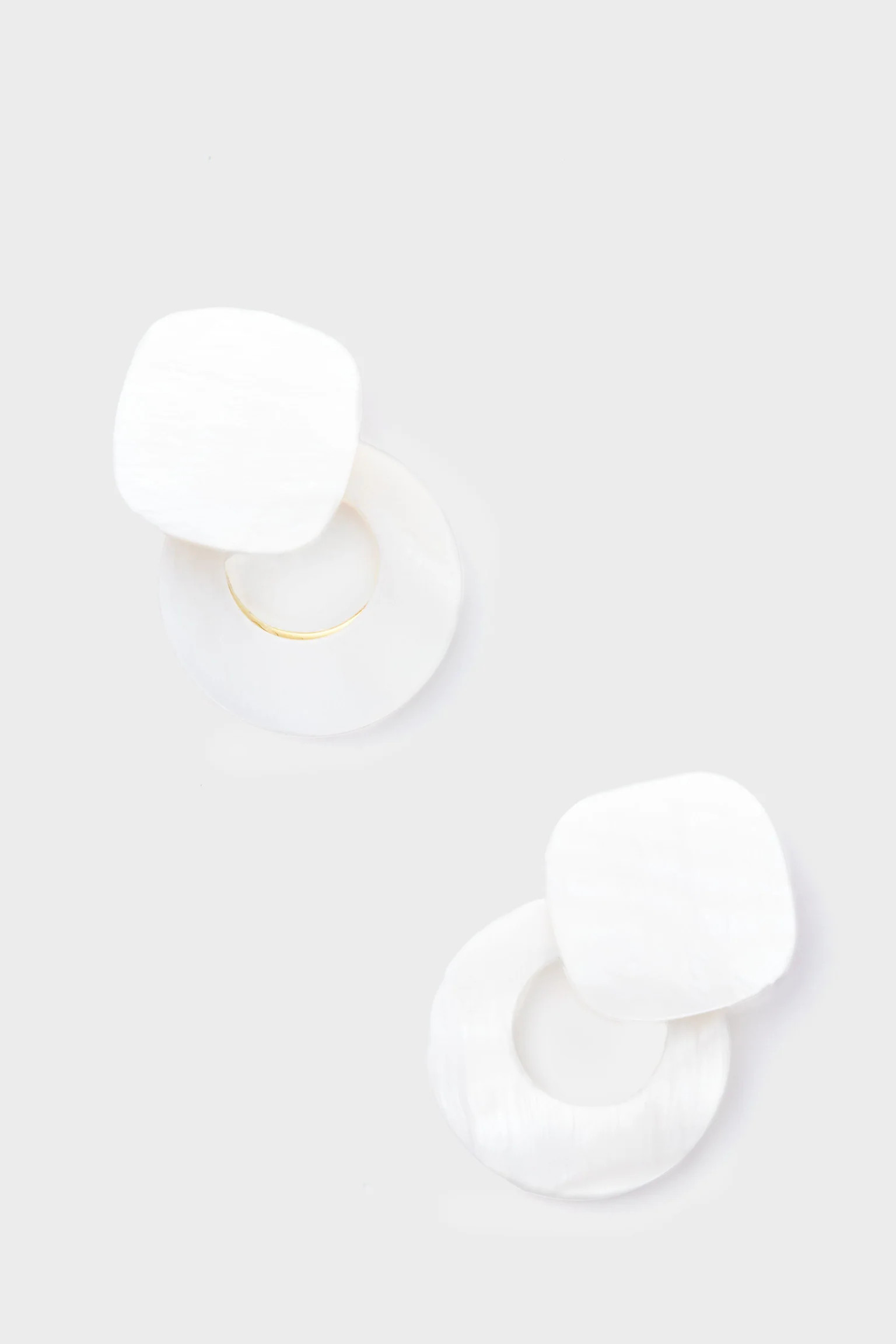Mother of Pearl Rae Earrings | Tuckernuck (US)
