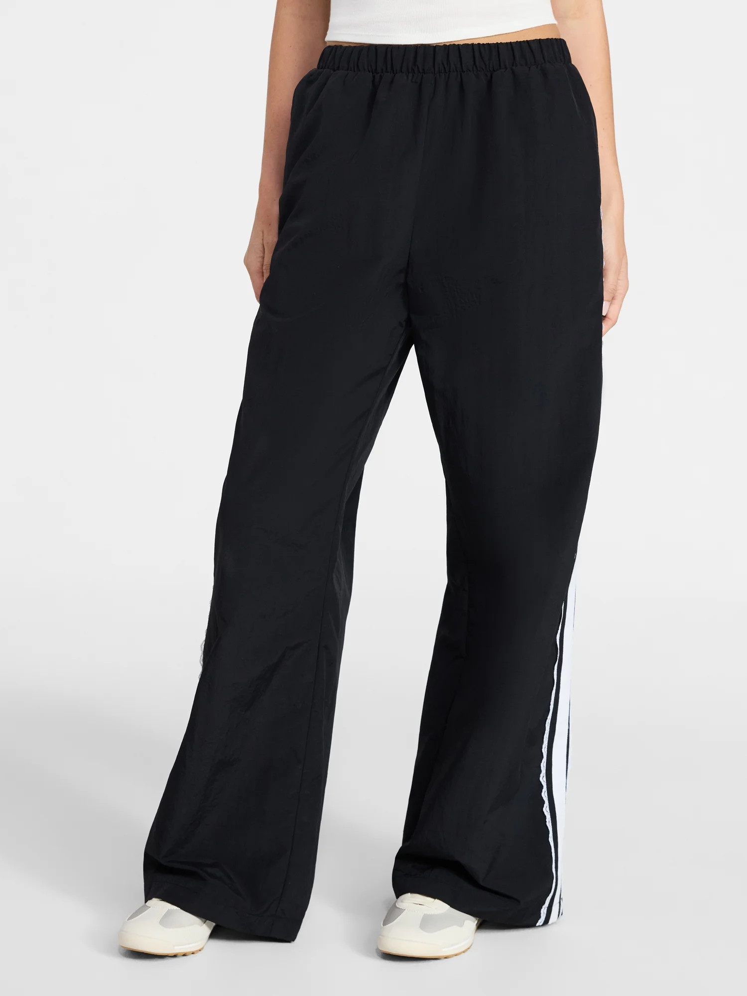 No Boundaries Lace Side Stripe Track Pants, 30.5'' Inseam, Women's XXS-XXL | Walmart (US)