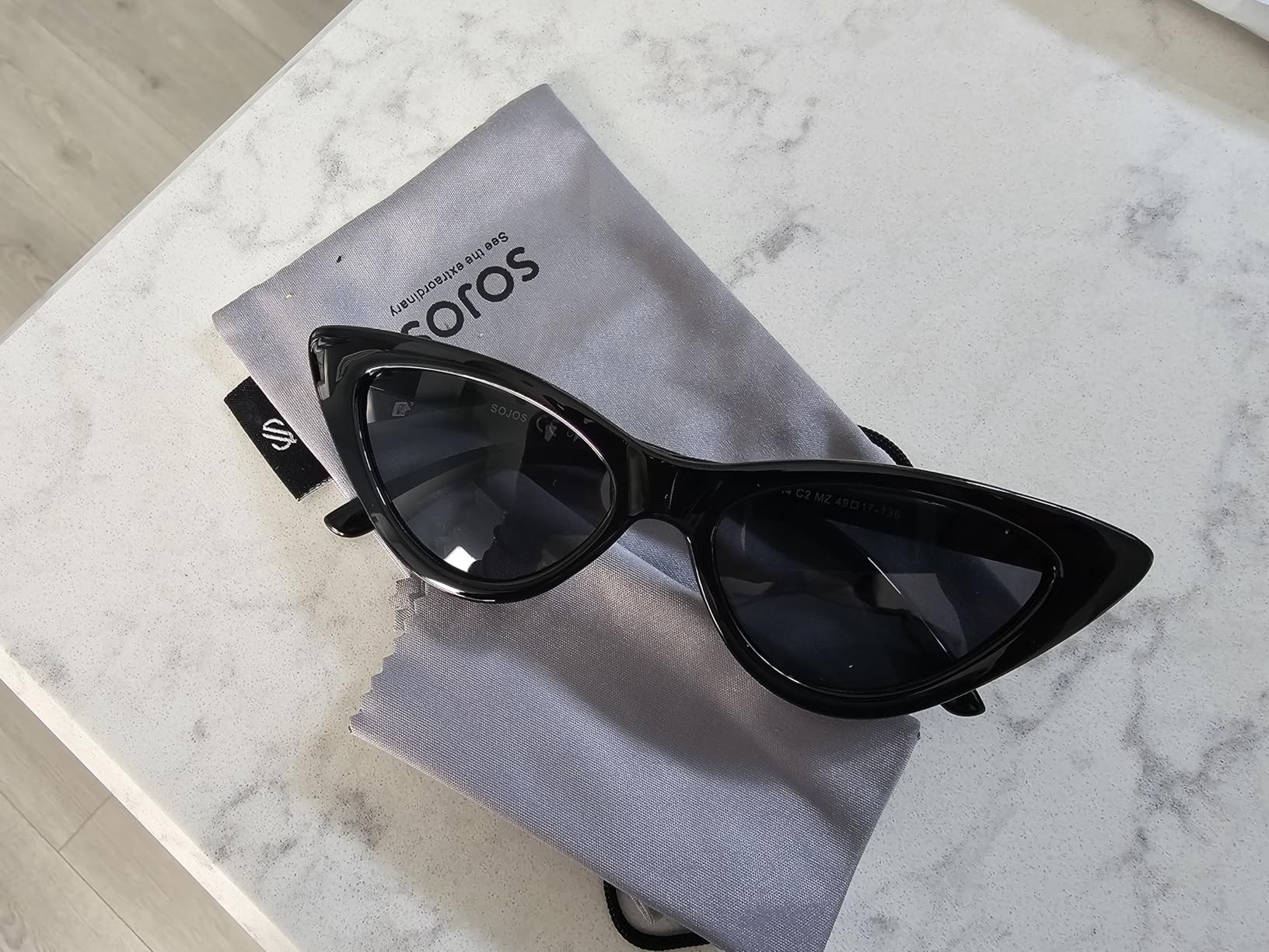 SOJOS Retro Vintage Narrow Cat Eye Sunglasses for Women Clout Goggles Plastic Frame SJ2044 | Amazon (US)