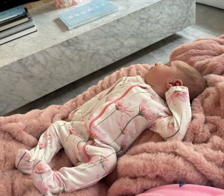 Cozy couch cuddles with the softest blanket! Comes in baby sizes too 