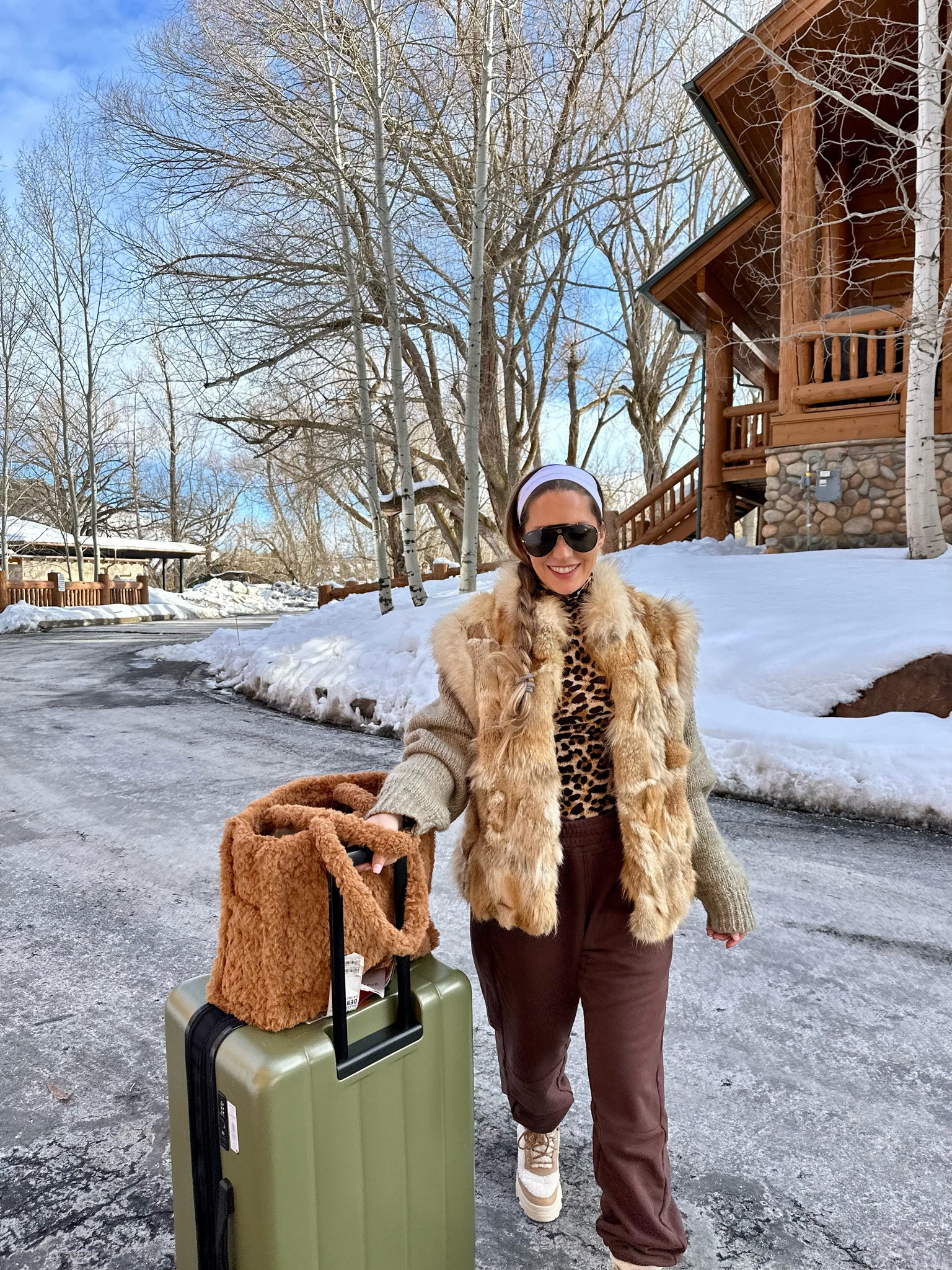My CalPak luggage set is on major sale for $299 and it’s a MUST! 

Travel, suitcase, carry on, luggage, purse, vacation, vacay, resort wear, ski trip, fur coat, Sherpa, sunglasses, winter outfit, ski outfit, ski trip

#travel #aspen #vail

#LTKtravel #LTKGiftGuide #LTKhome